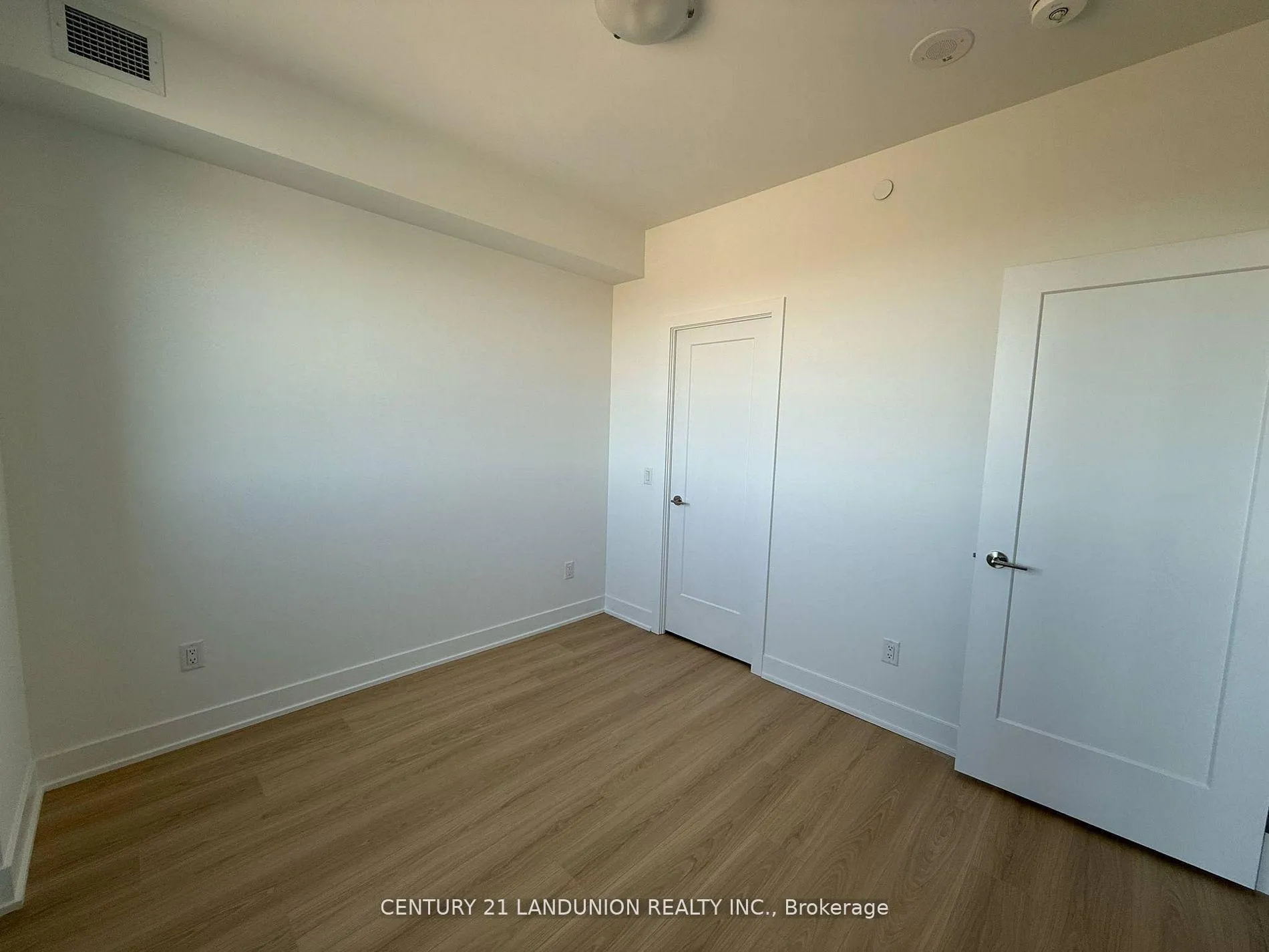 Photo 9 of Unit PH19, 2545 Simcoe Street N, Oshawa, Windfields — HOMEH