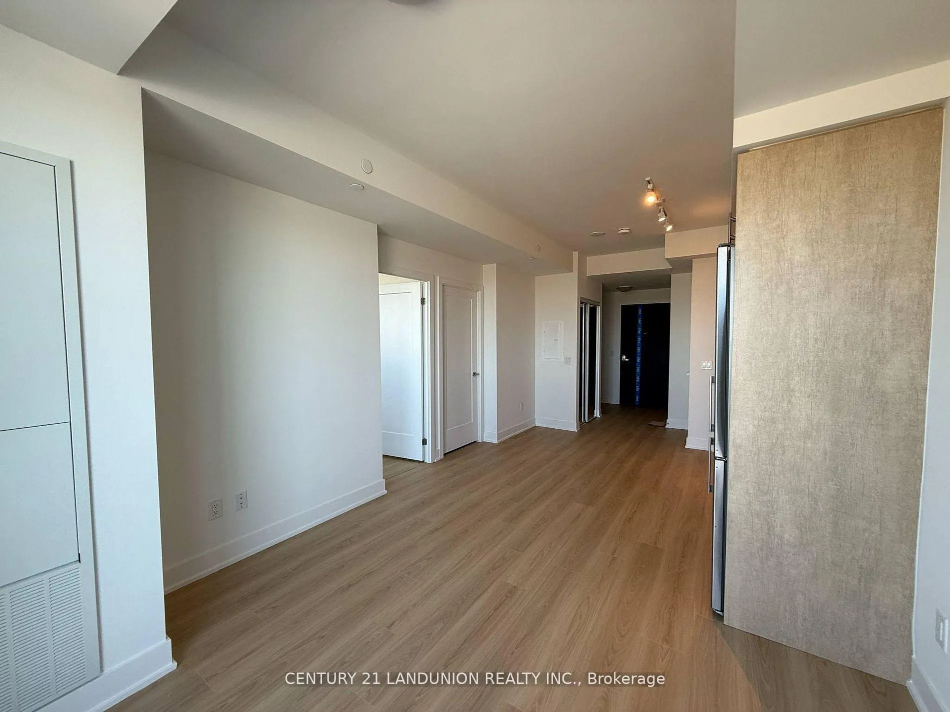 Photo 10 of Unit PH19, 2545 Simcoe Street N, Oshawa, Windfields — HOMEH