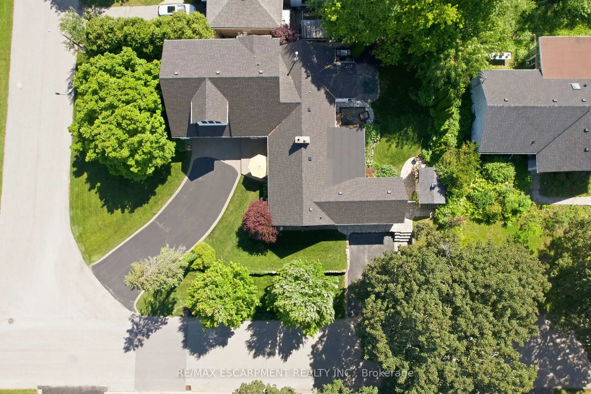 Photo 2 of 549 Ann Avenue, Burlington, LaSalle — HOMEH