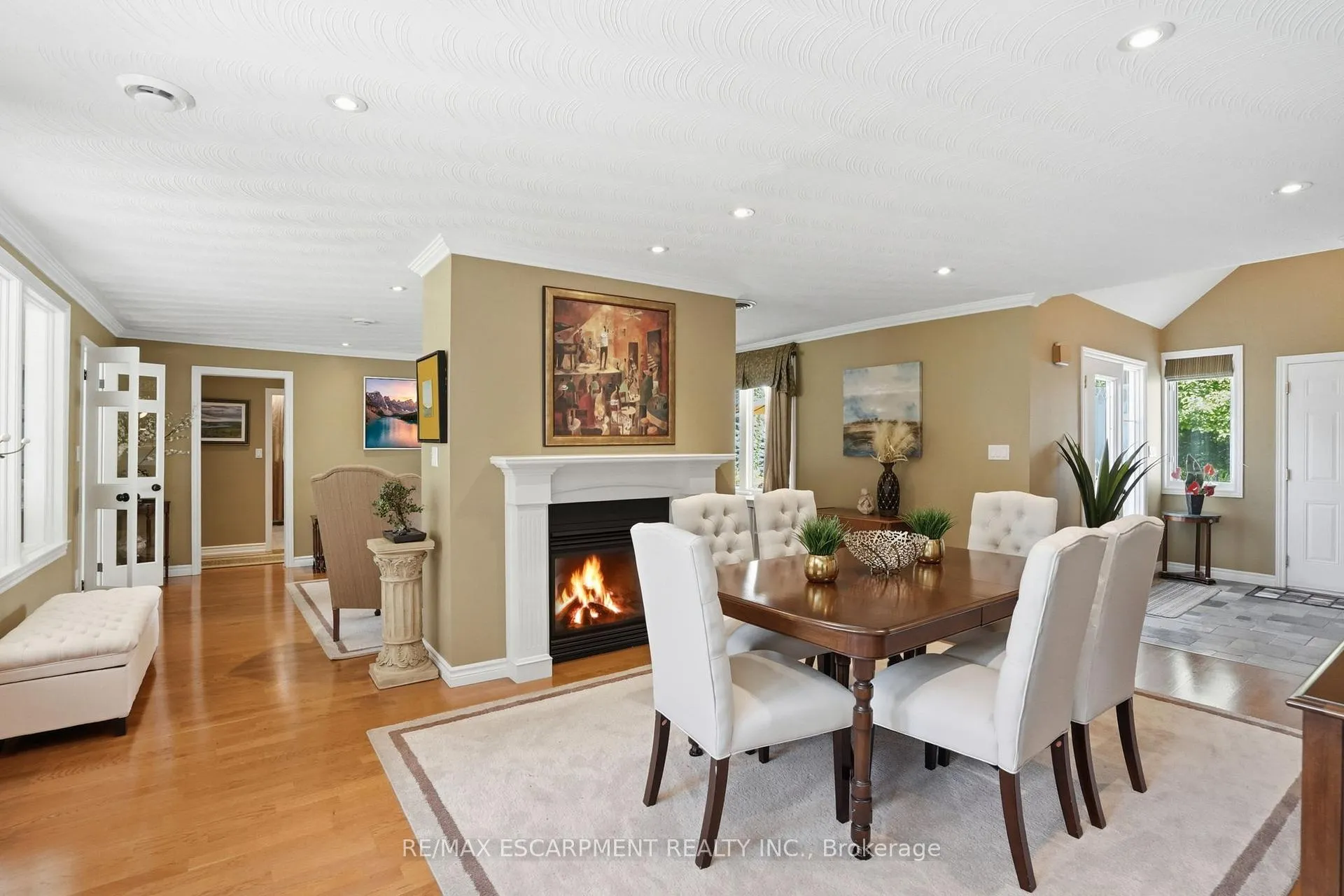 Photo 8 of 549 Ann Avenue, Burlington, LaSalle — HOMEH