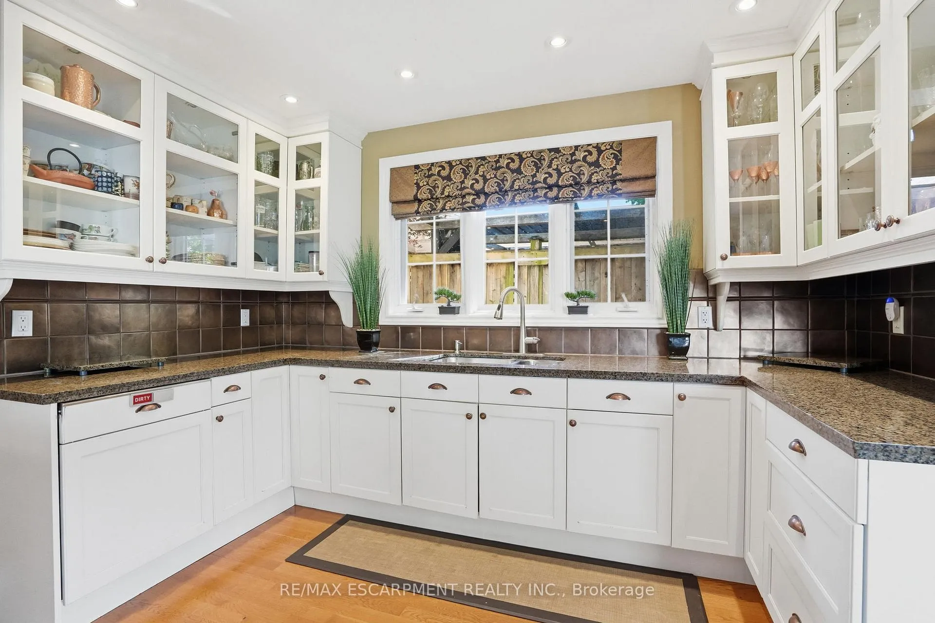 Photo 16 of 549 Ann Avenue, Burlington, LaSalle — HOMEH
