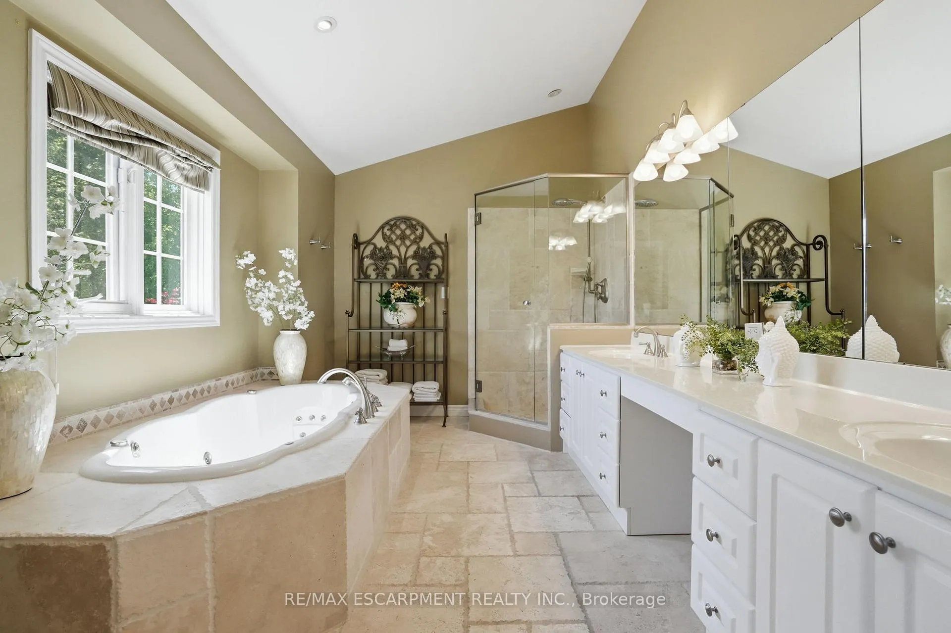Photo 37 of 549 Ann Avenue, Burlington, LaSalle — HOMEH