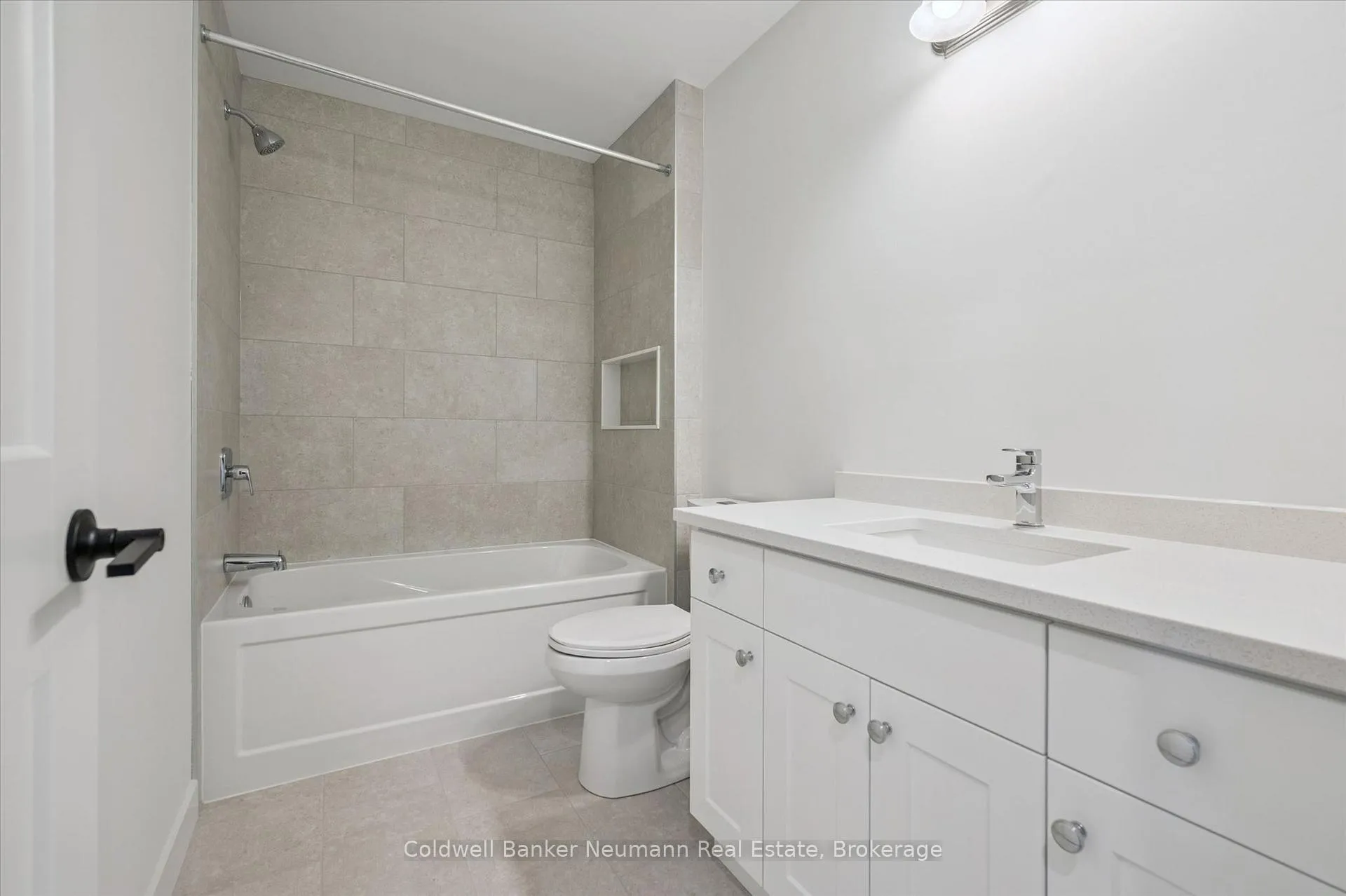 Photo 4 of 16 Fieldstone Lane, Centre Wellington, Fergus — HOMEH