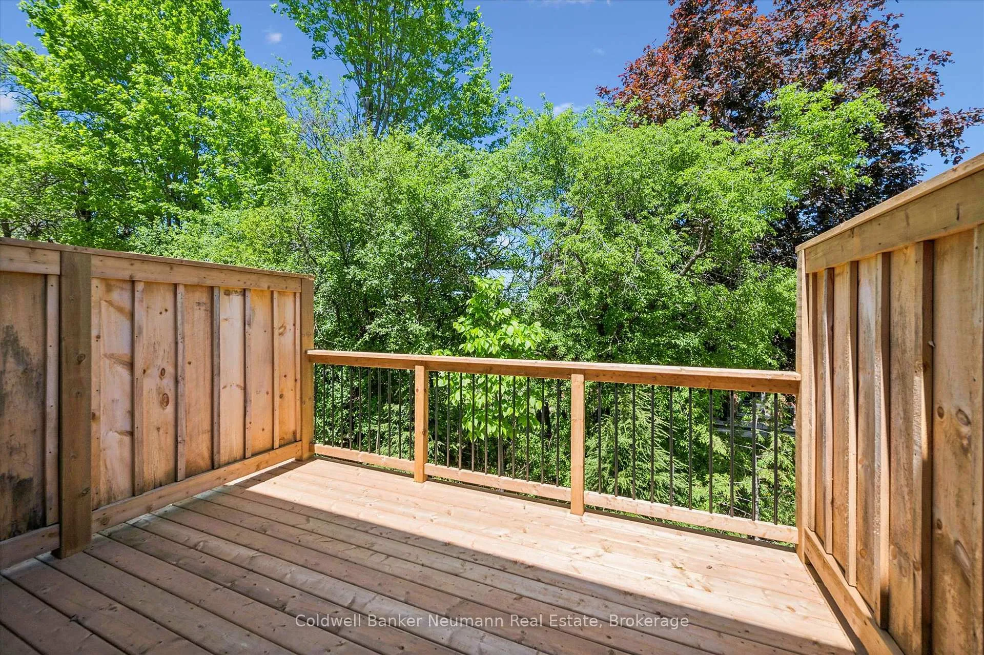Photo 5 of 16 Fieldstone Lane, Centre Wellington, Fergus — HOMEH