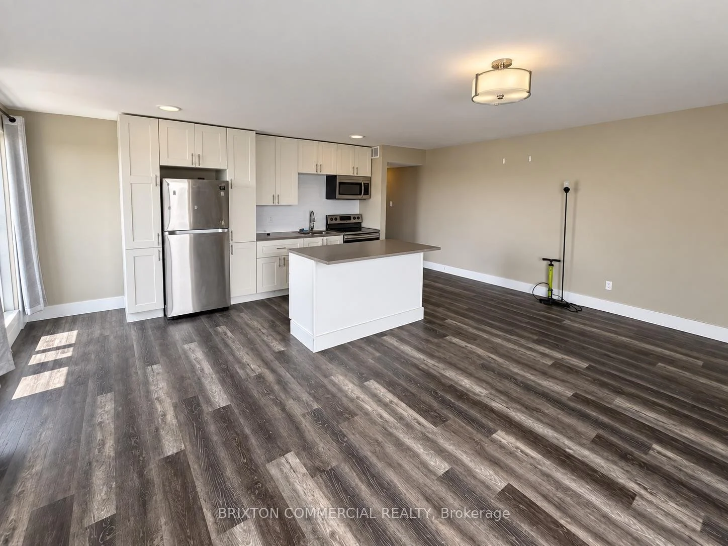 Photo 6 of Unit 501, 30 Chatham Street, Brantford, Downtown Core — HOMEH