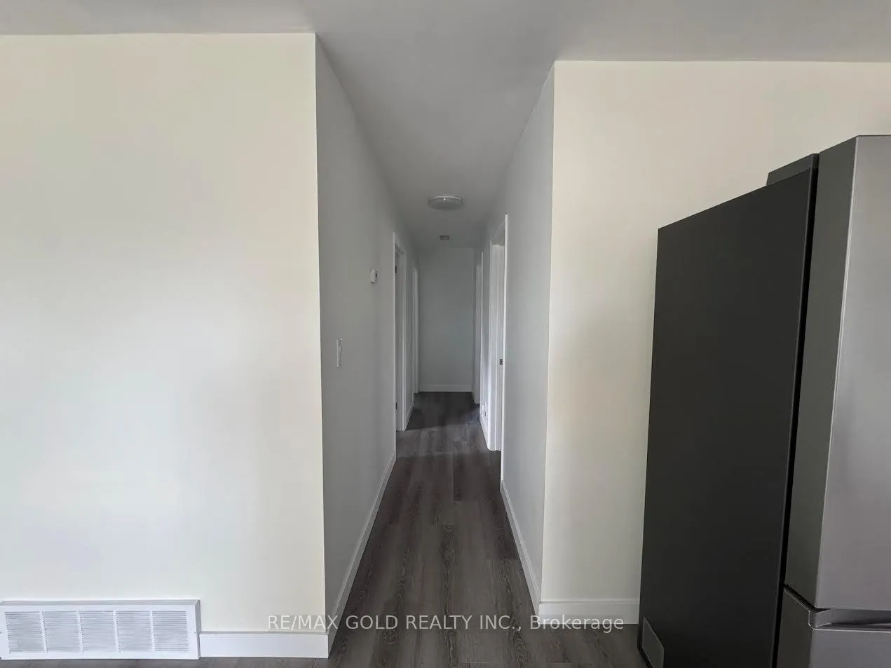 Photo 7 of 6131 Valley Way N, Niagara Falls, Cherrywood — HOMEH