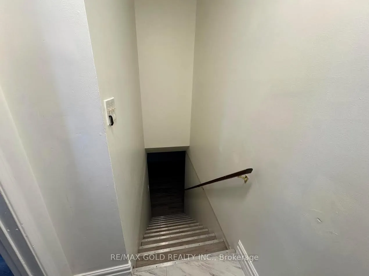 Photo 16 of 6131 Valley Way N, Niagara Falls, Cherrywood — HOMEH