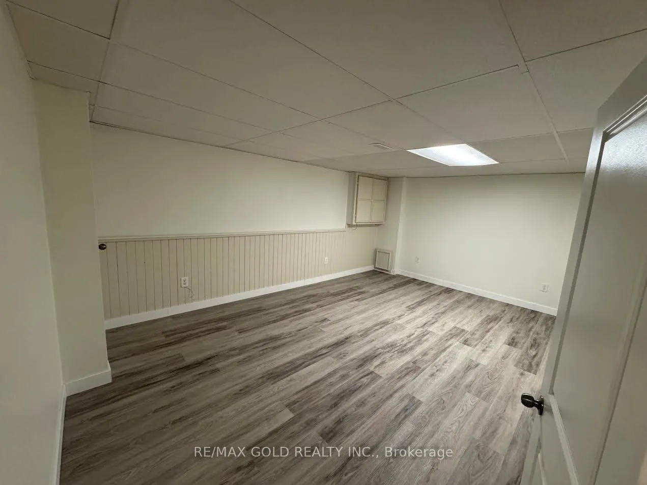 Photo 17 of 6131 Valley Way N, Niagara Falls, Cherrywood — HOMEH
