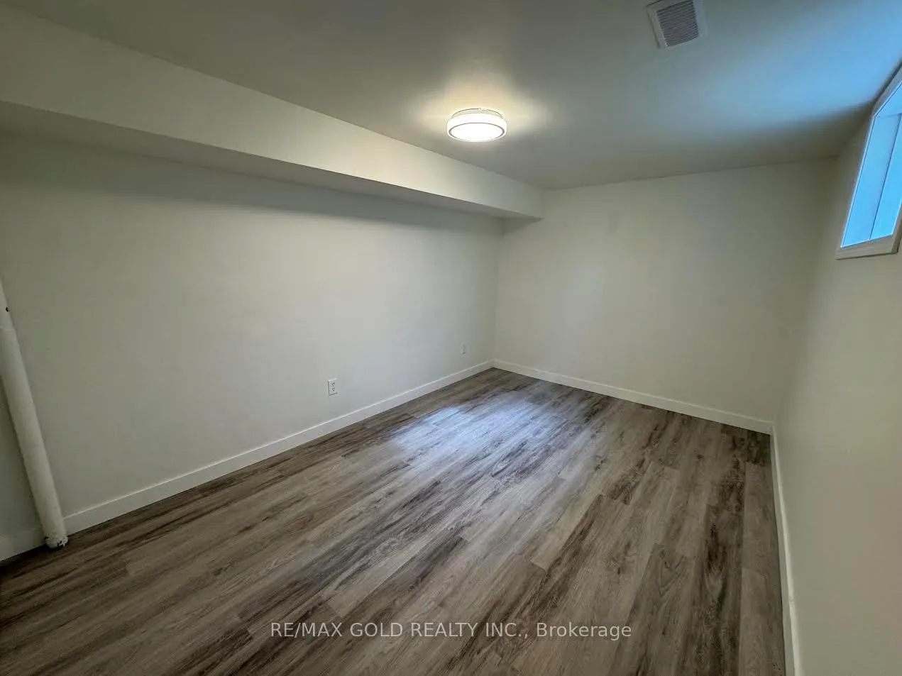 Photo 19 of 6131 Valley Way N, Niagara Falls, Cherrywood — HOMEH
