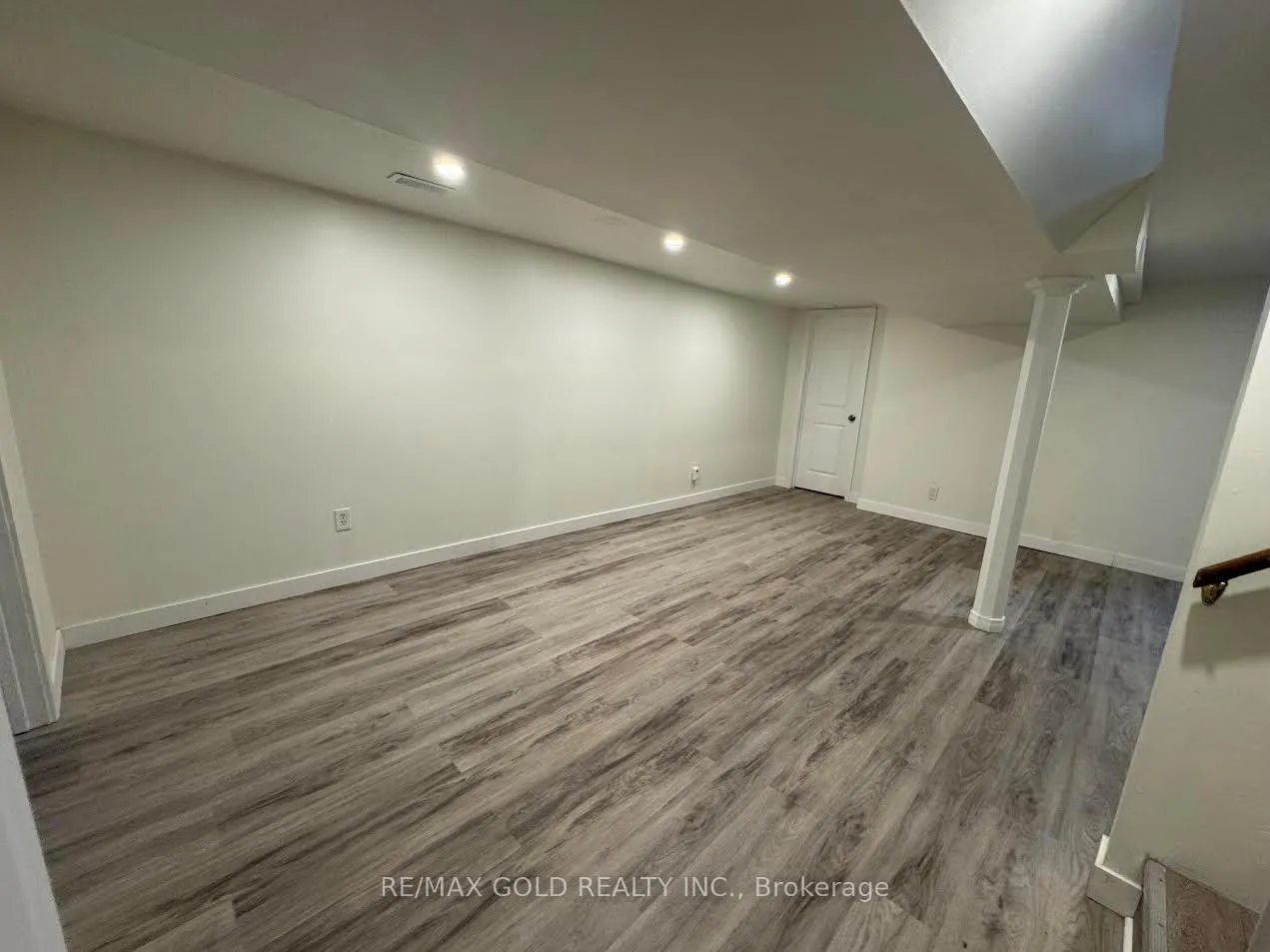 Photo 20 of 6131 Valley Way N, Niagara Falls, Cherrywood — HOMEH