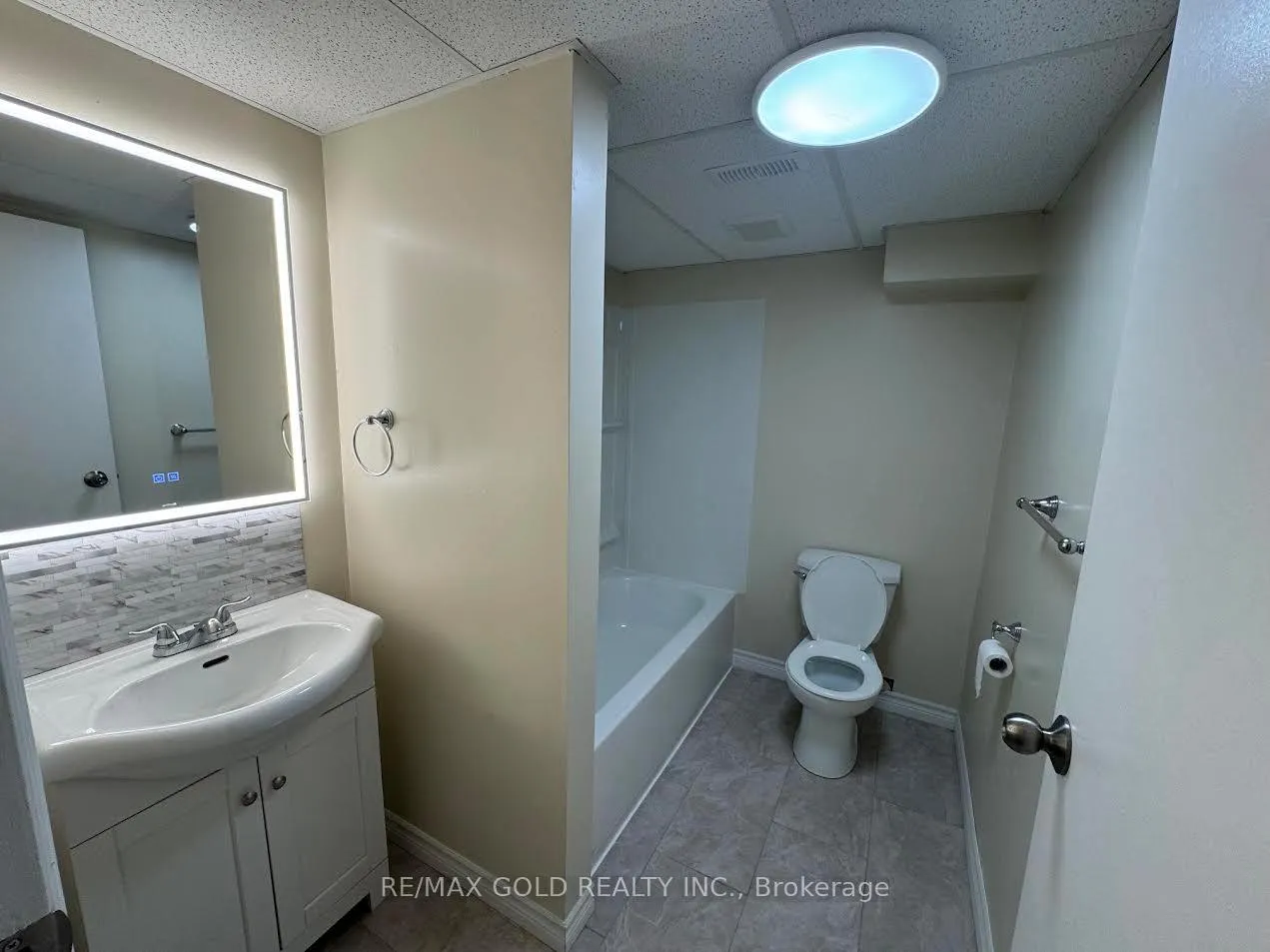 Photo 21 of 6131 Valley Way N, Niagara Falls, Cherrywood — HOMEH
