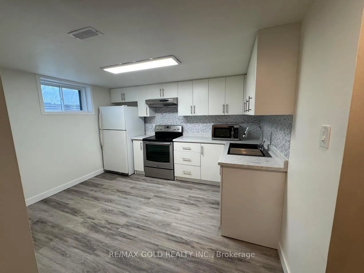 Photo 23 of 6131 Valley Way N, Niagara Falls, Cherrywood — HOMEH