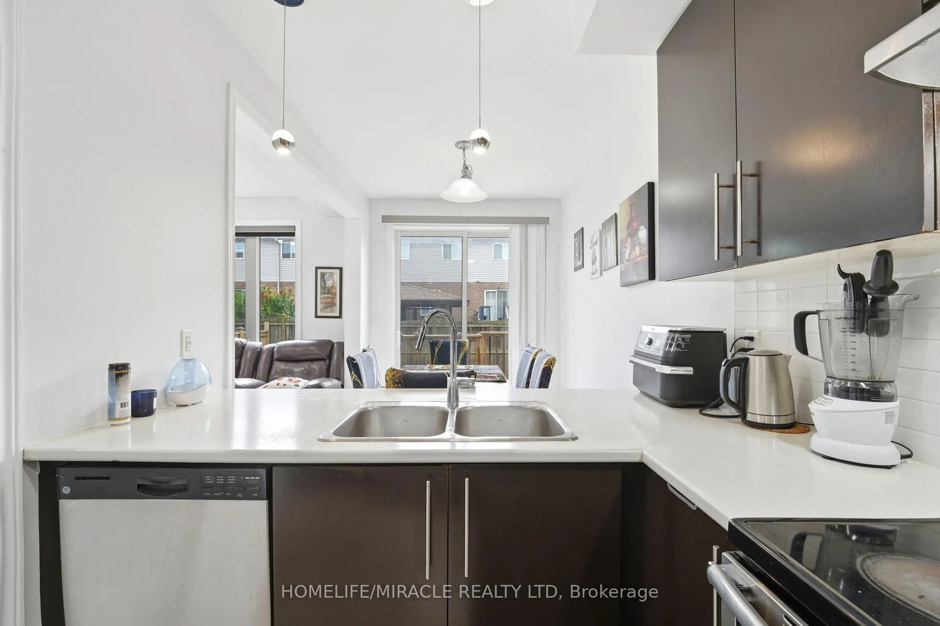Photo 13 of Unit 49, 1890 Rymal Road E, Hamilton, Rural Glanbrook — HOMEH
