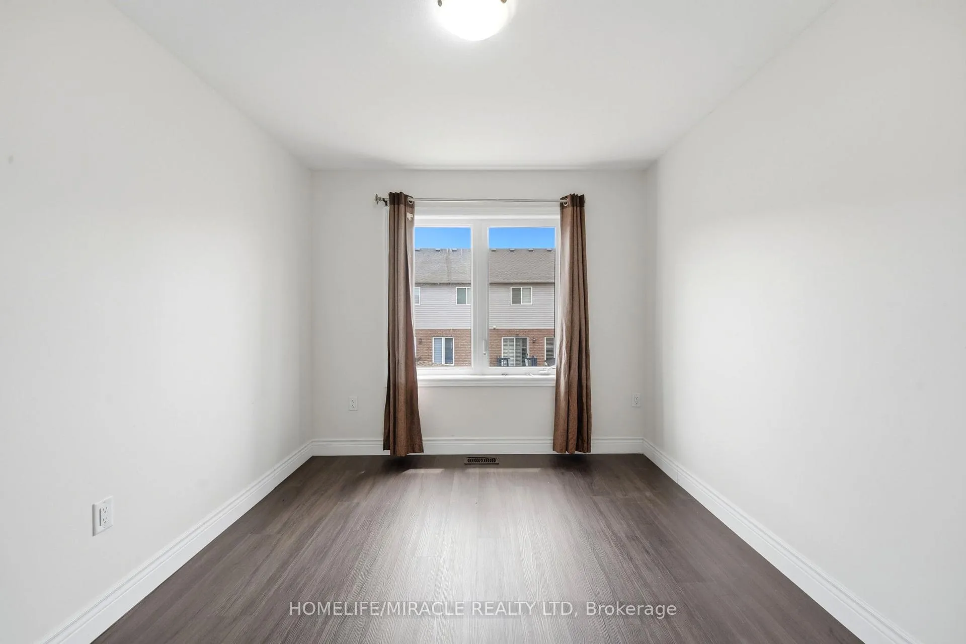 Photo 32 of Unit 49, 1890 Rymal Road E, Hamilton, Rural Glanbrook — HOMEH