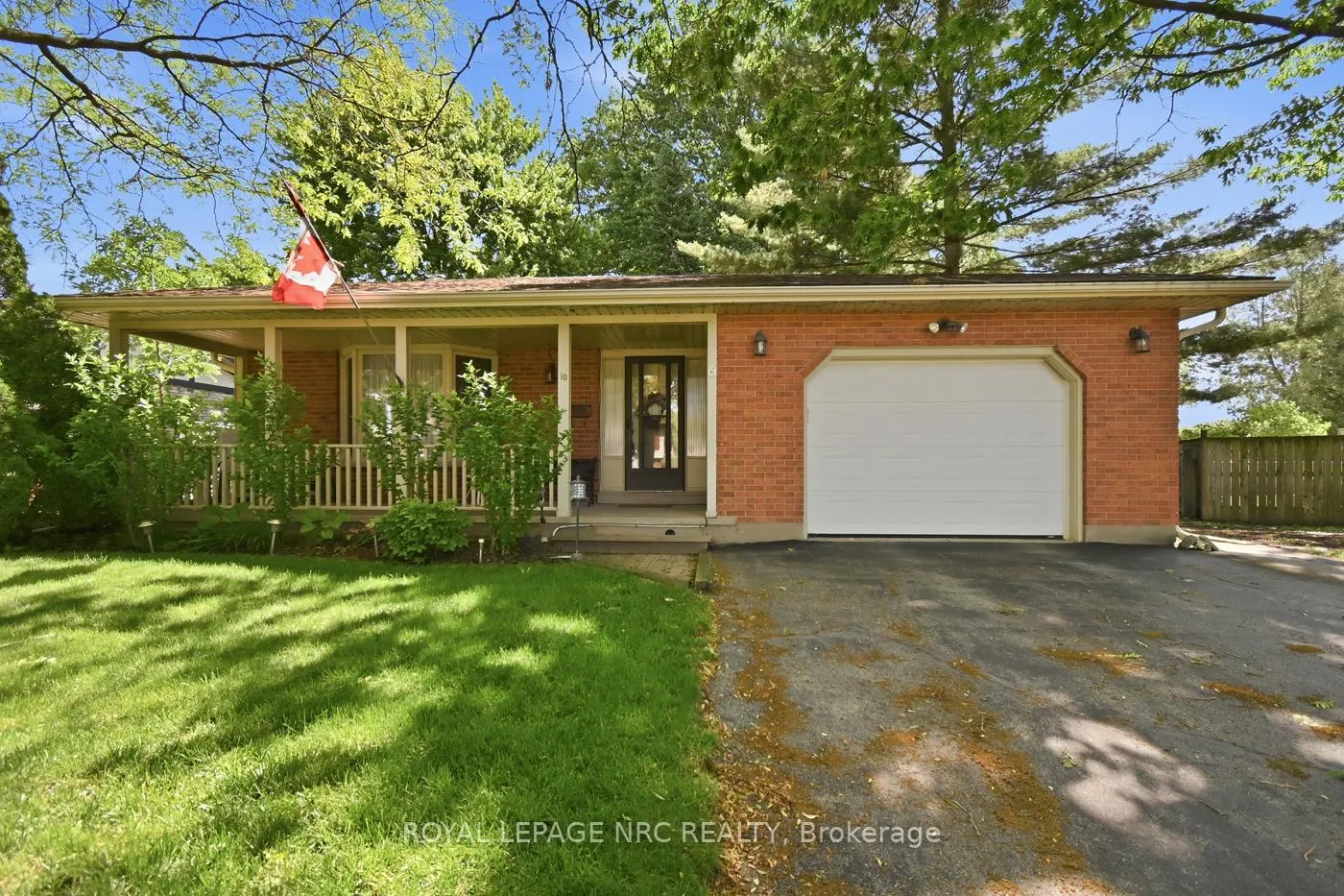 Photo 1 of 10 Jennifer Court, Welland, Prince Charles — HOMEH