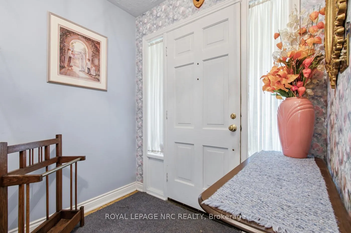 Photo 5 of 10 Jennifer Court, Welland, Prince Charles — HOMEH