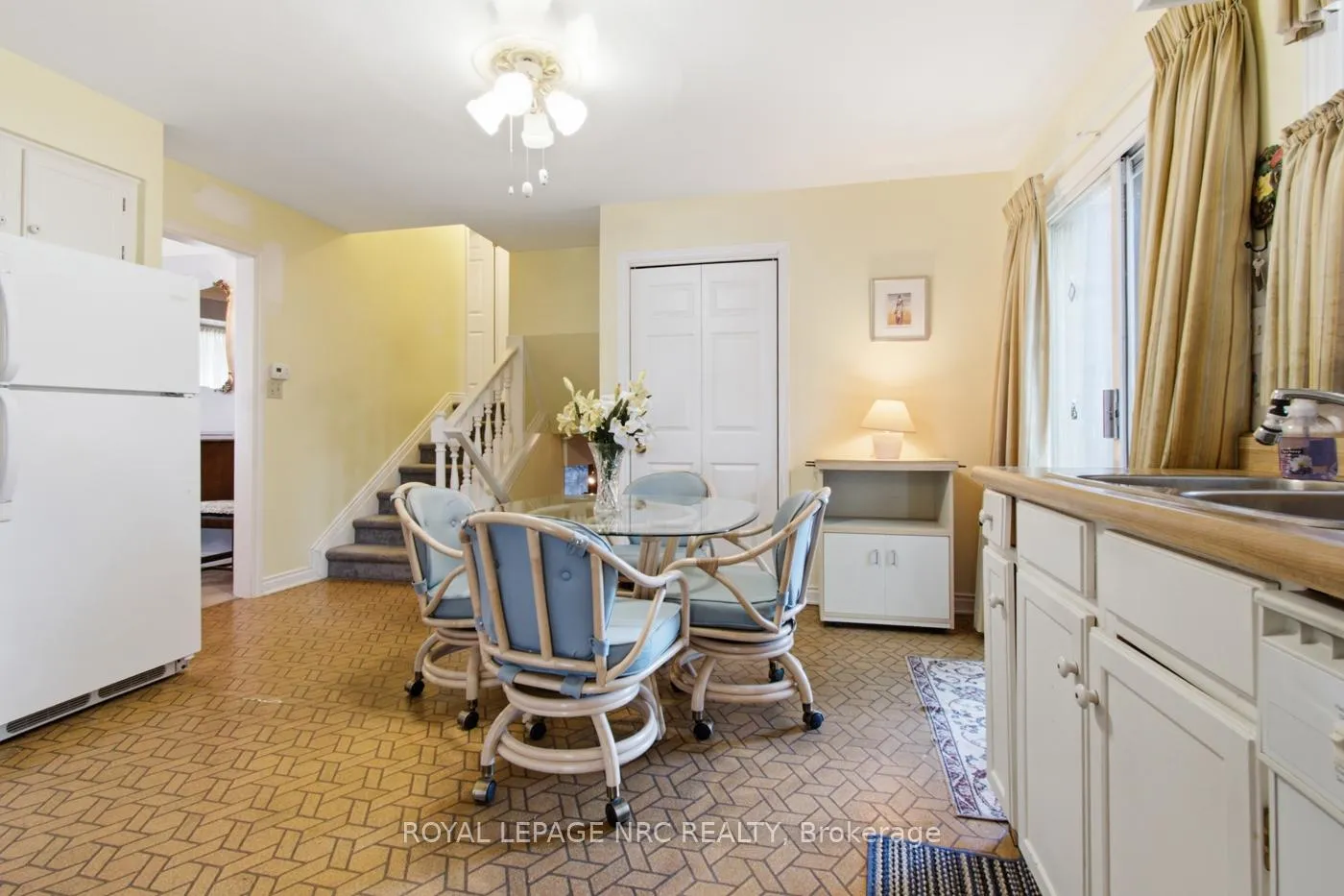 Photo 10 of 10 Jennifer Court, Welland, Prince Charles — HOMEH
