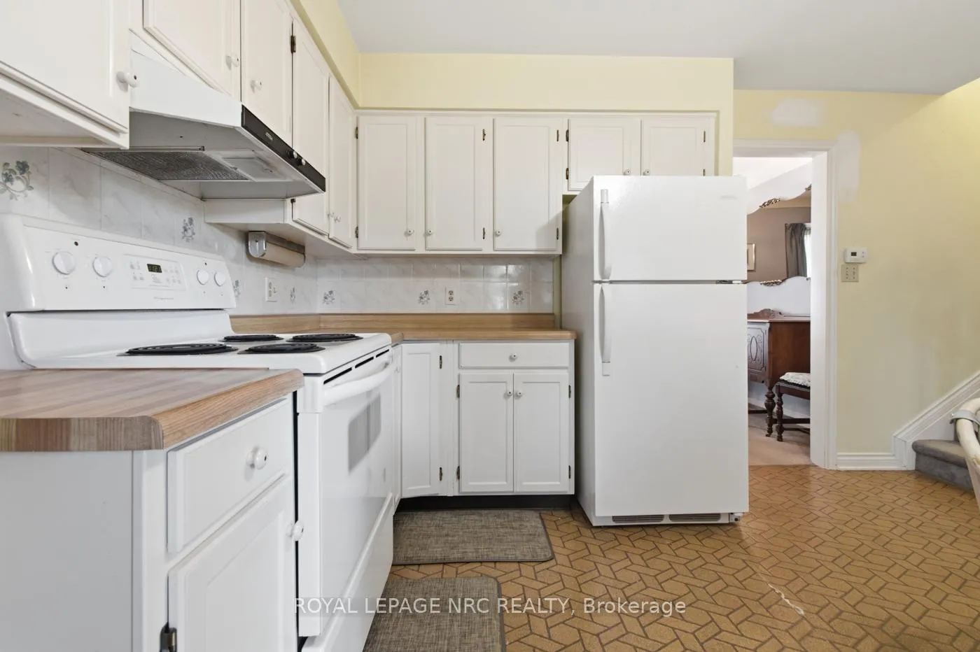 Photo 11 of 10 Jennifer Court, Welland, Prince Charles — HOMEH