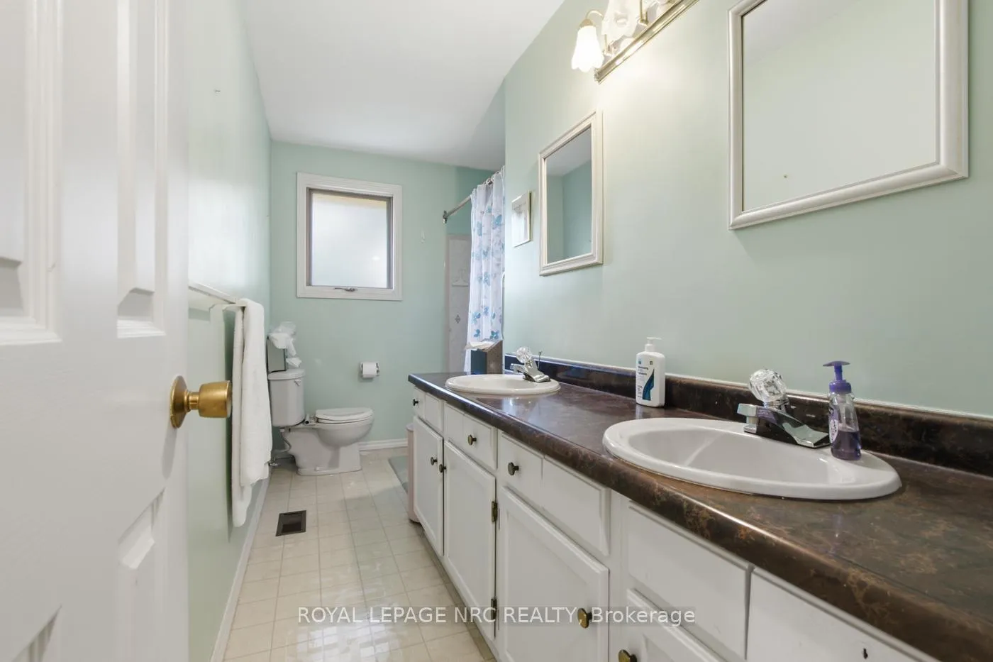 Photo 17 of 10 Jennifer Court, Welland, Prince Charles — HOMEH