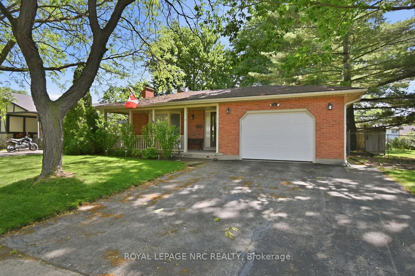 Photo 32 of 10 Jennifer Court, Welland, Prince Charles — HOMEH
