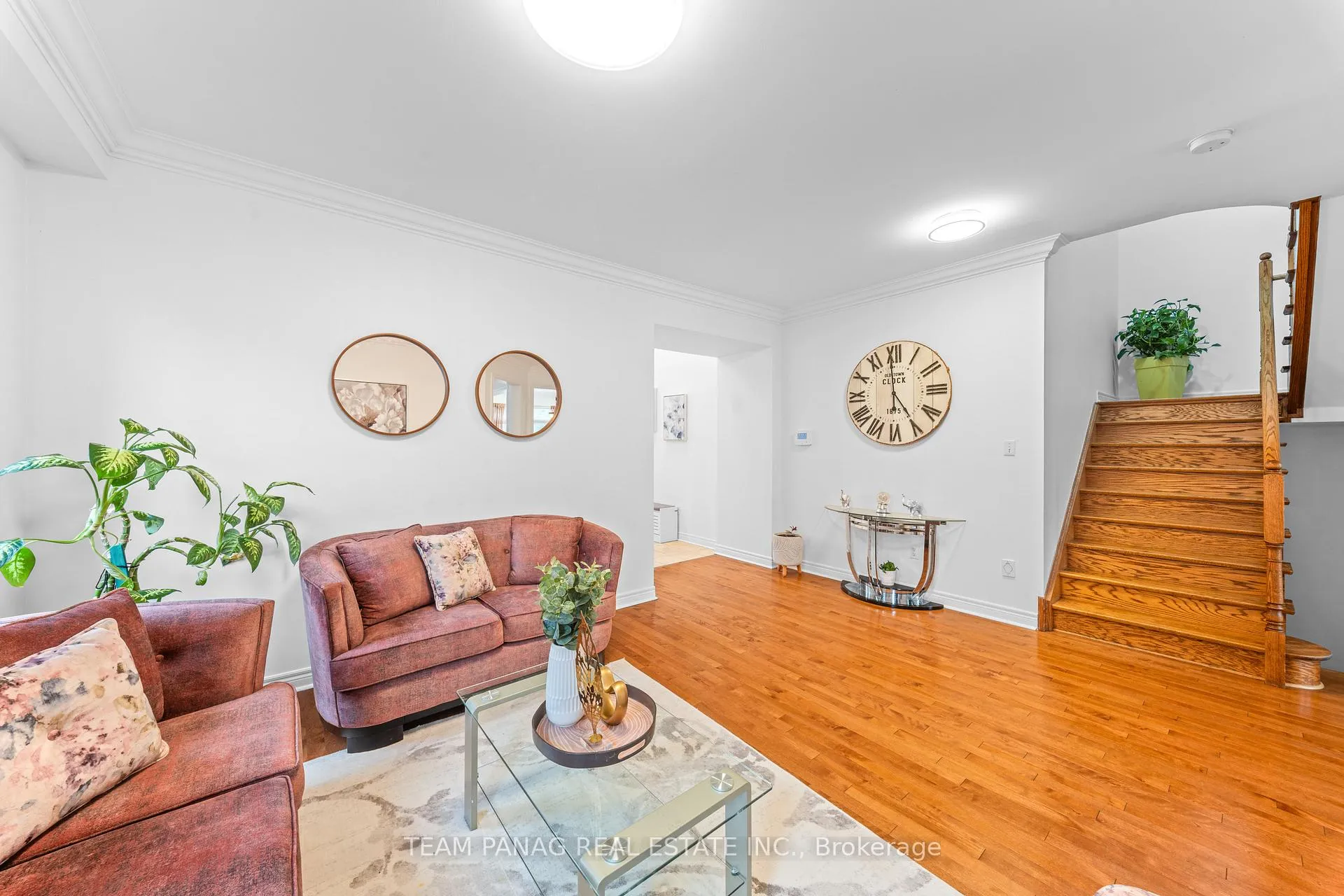 Photo 9 of 30 Overglen Court, Brampton, Credit Valley — HOMEH