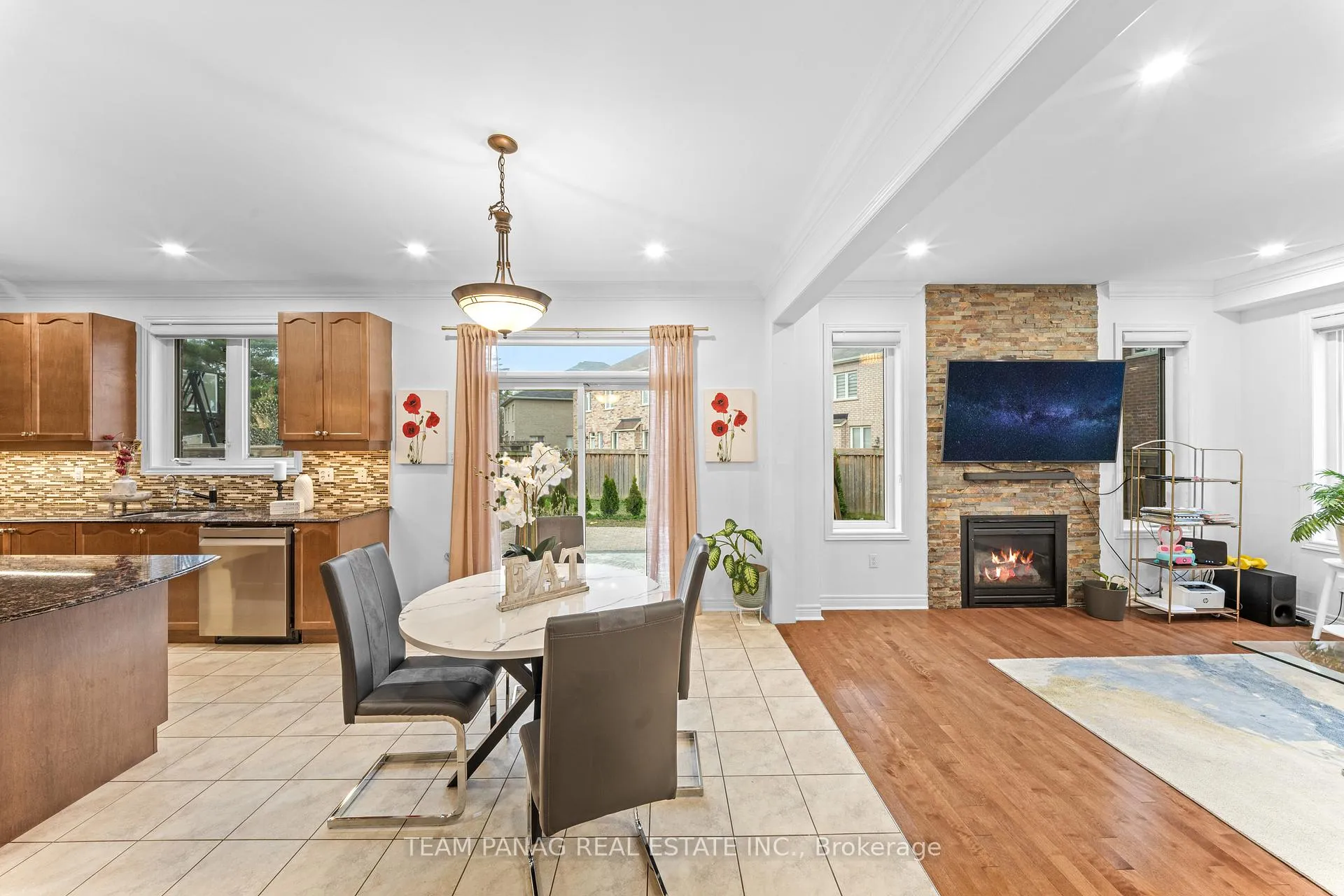 Photo 13 of 30 Overglen Court, Brampton, Credit Valley — HOMEH