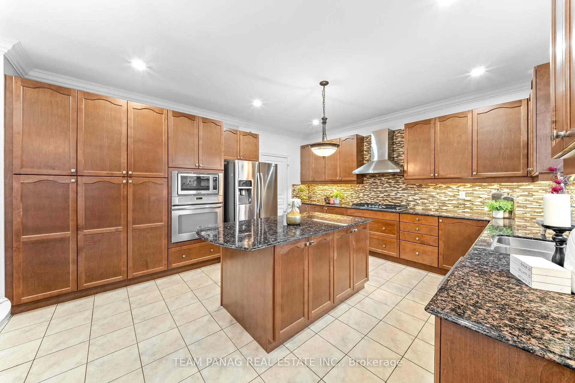 Photo 15 of 30 Overglen Court, Brampton, Credit Valley — HOMEH