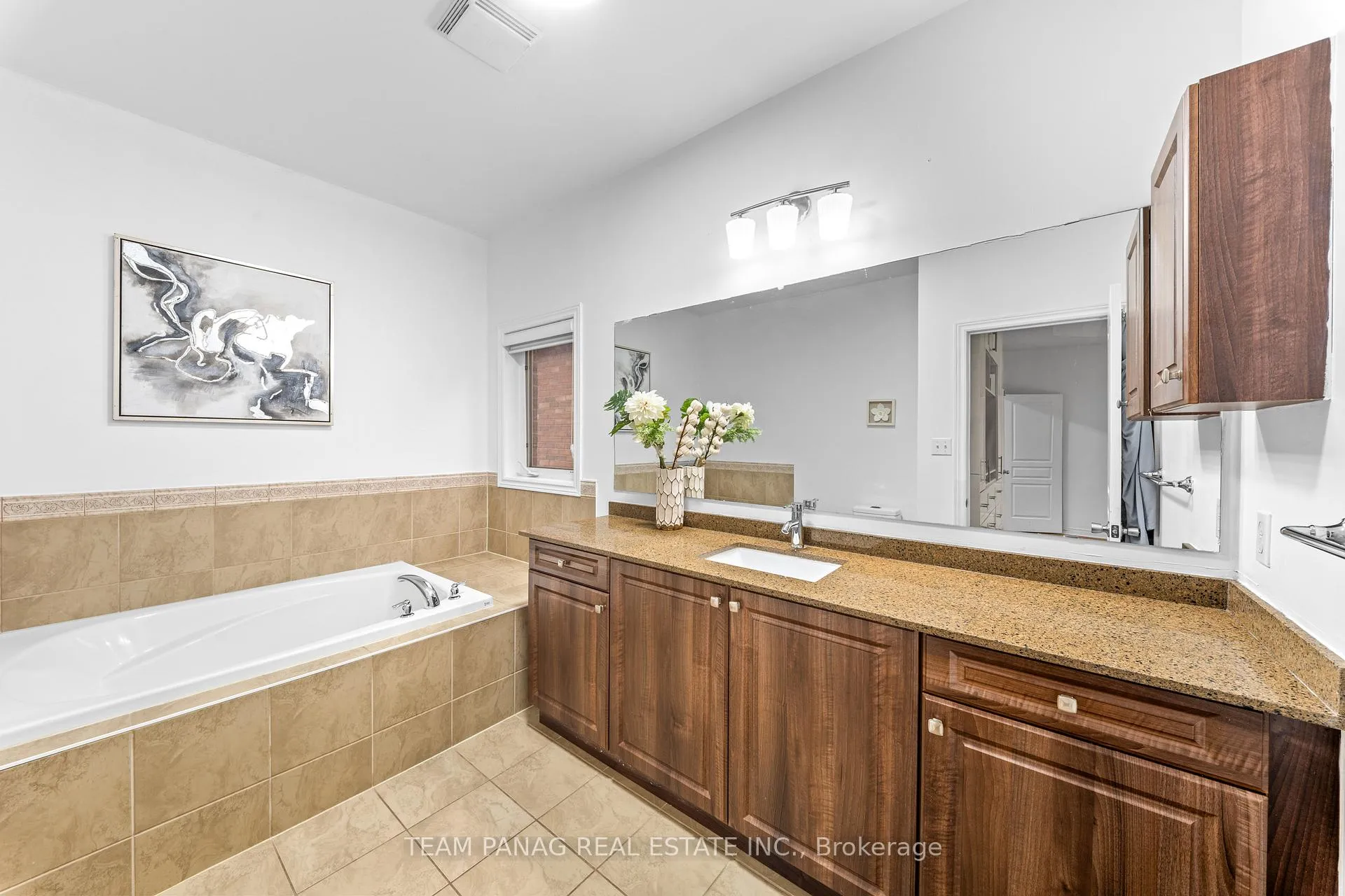 Photo 25 of 30 Overglen Court, Brampton, Credit Valley — HOMEH