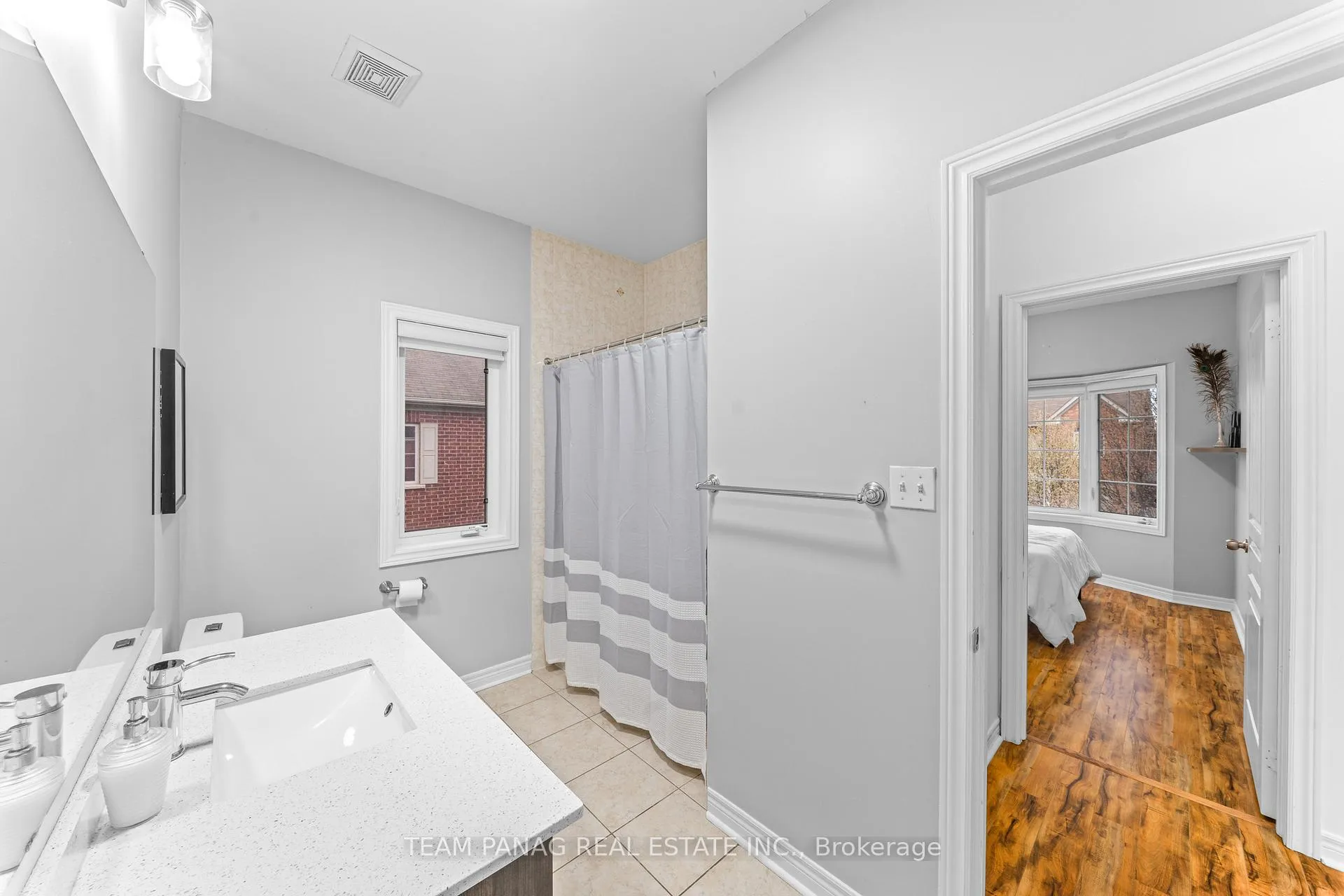 Photo 33 of 30 Overglen Court, Brampton, Credit Valley — HOMEH