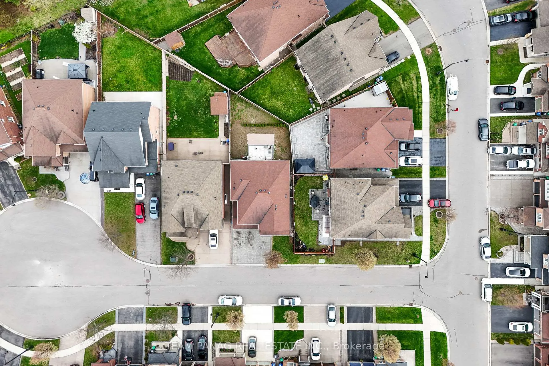 Photo 43 of 30 Overglen Court, Brampton, Credit Valley — HOMEH