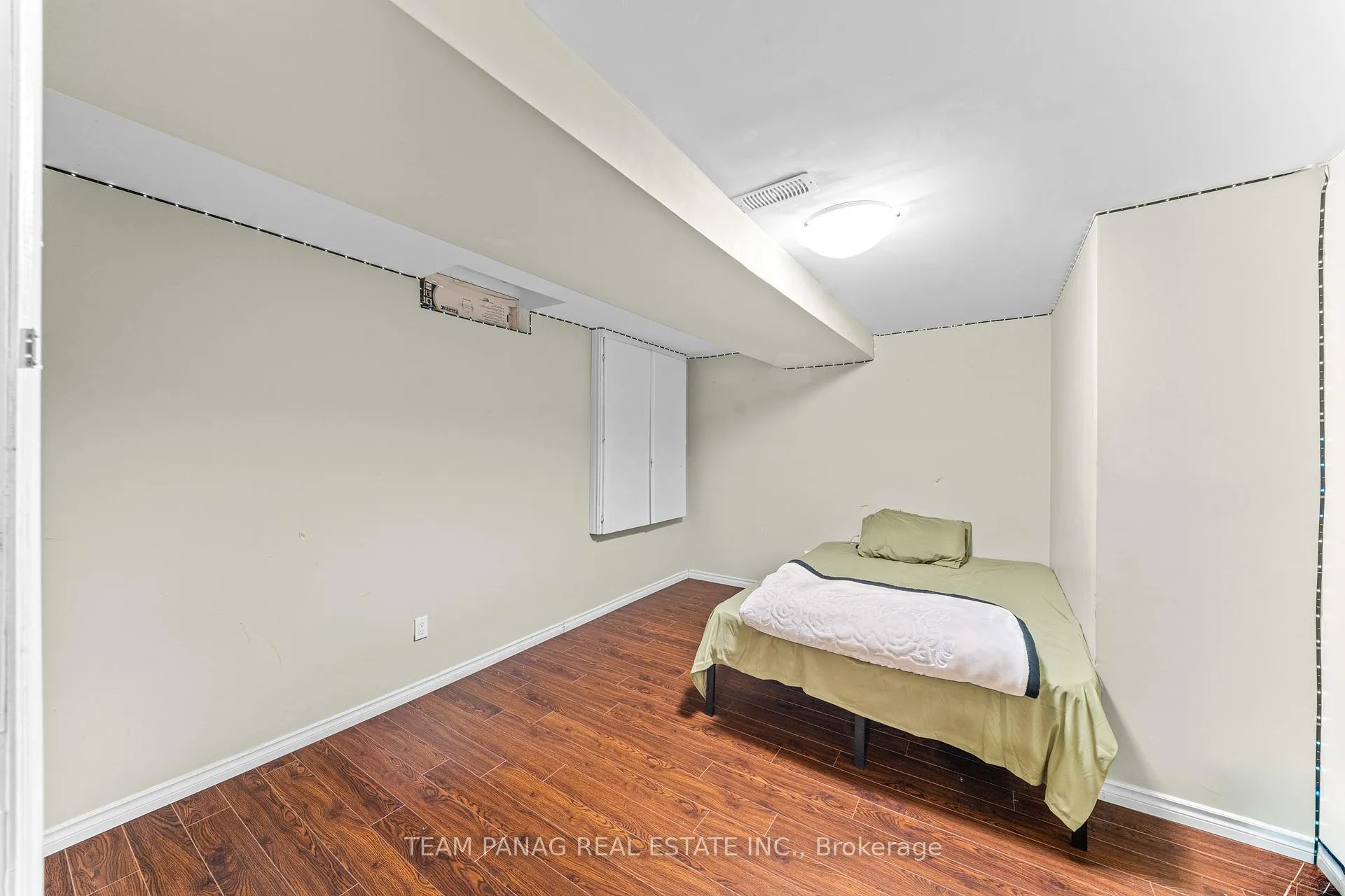 Photo 47 of 30 Overglen Court, Brampton, Credit Valley — HOMEH