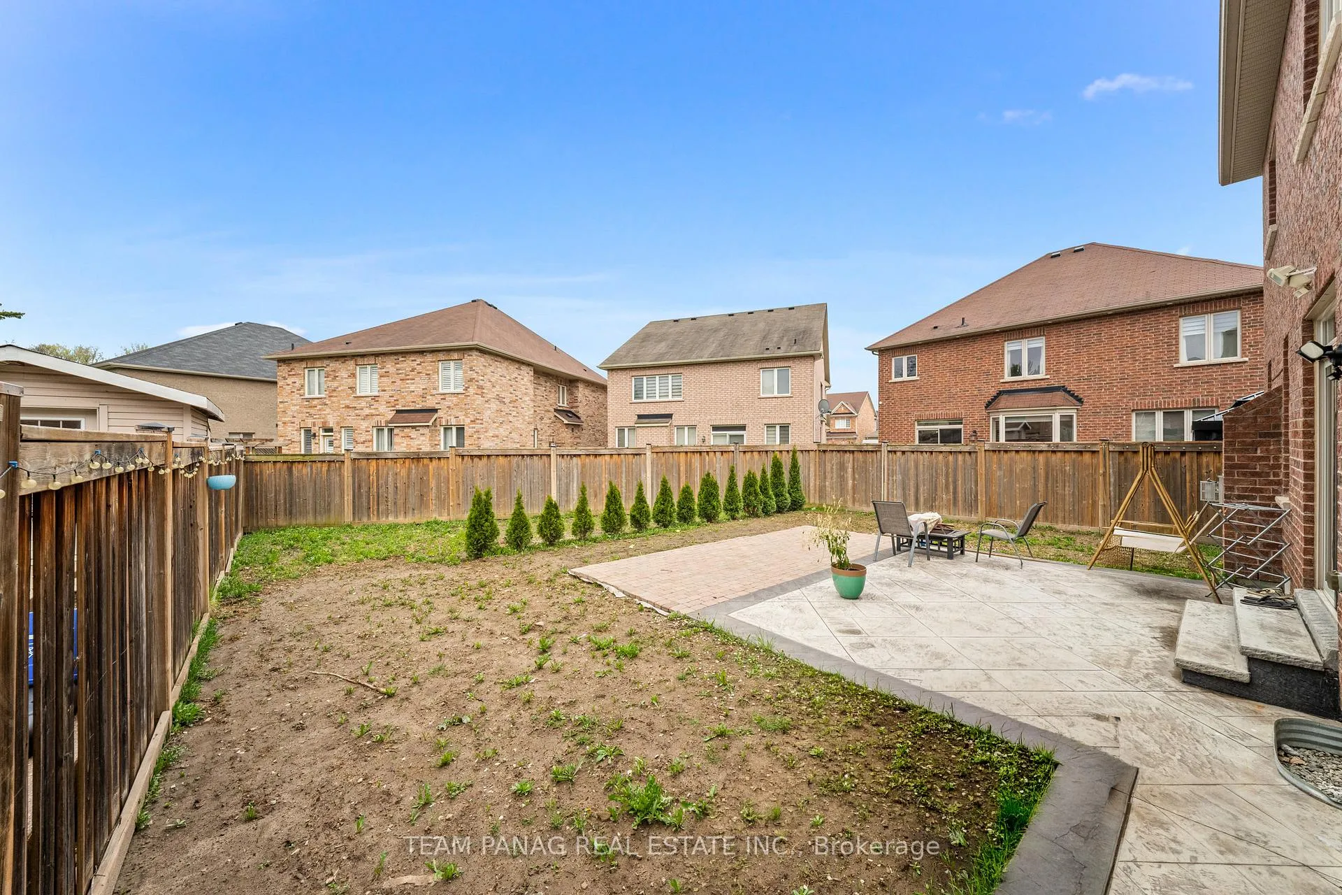 Photo 49 of 30 Overglen Court, Brampton, Credit Valley — HOMEH