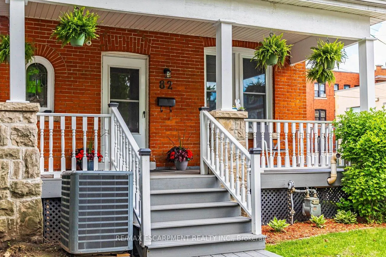 Photo 3 of 82 Burris Street, Hamilton, St. Clair — HOMEH