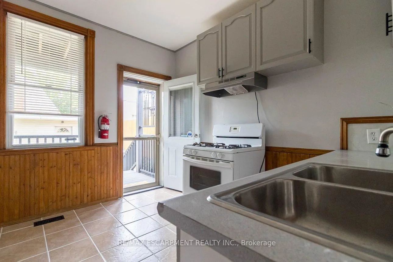 Photo 17 of 82 Burris Street, Hamilton, St. Clair — HOMEH