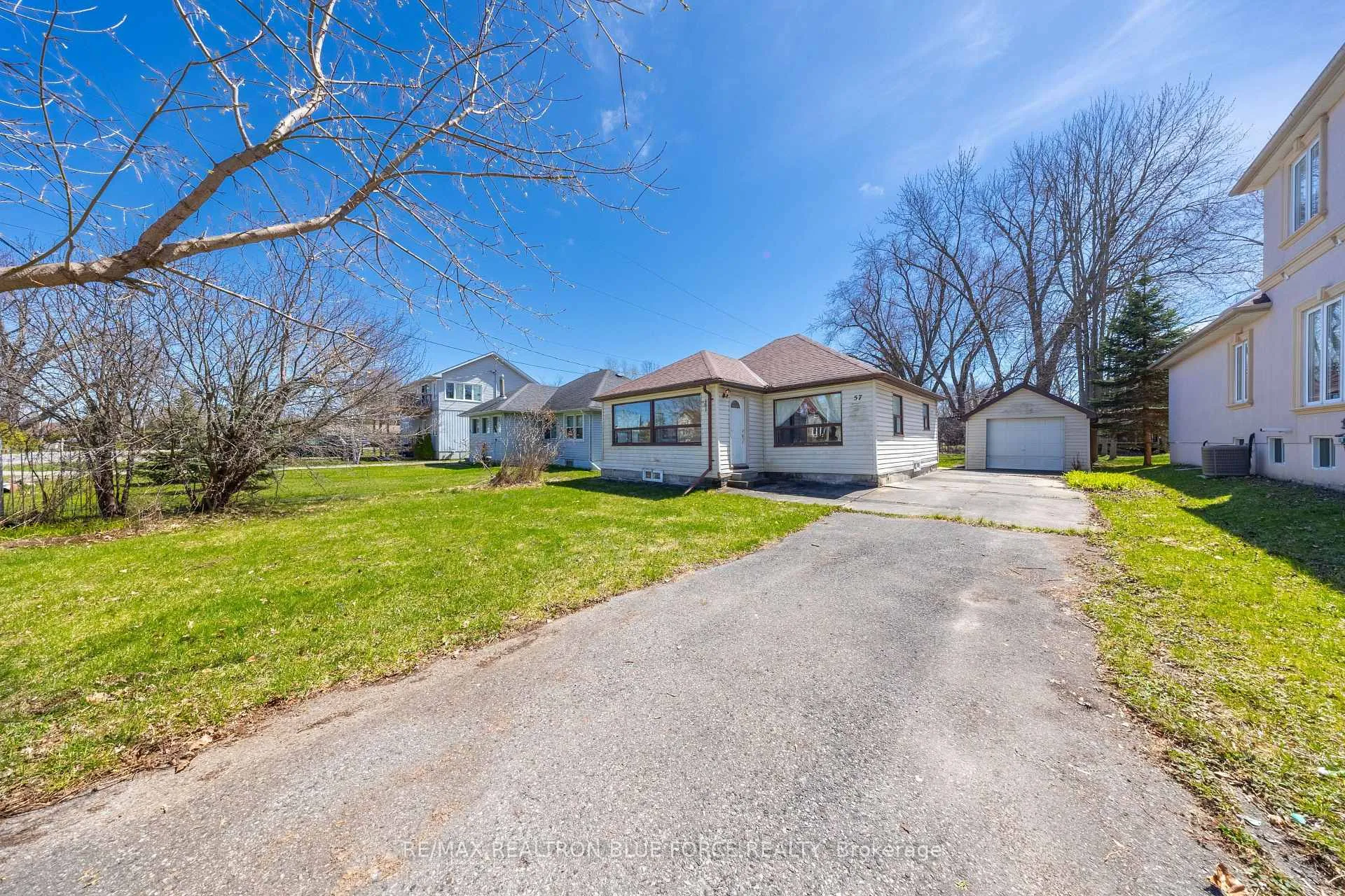 Photo 2 of 57 Lakeshore Road, Georgina, Virginia — HOMEH