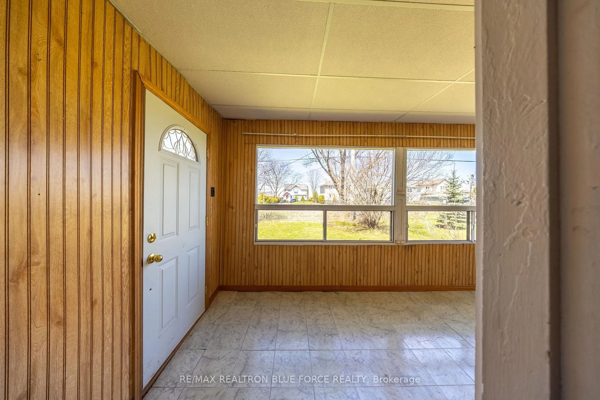 Photo 7 of 57 Lakeshore Road, Georgina, Virginia — HOMEH