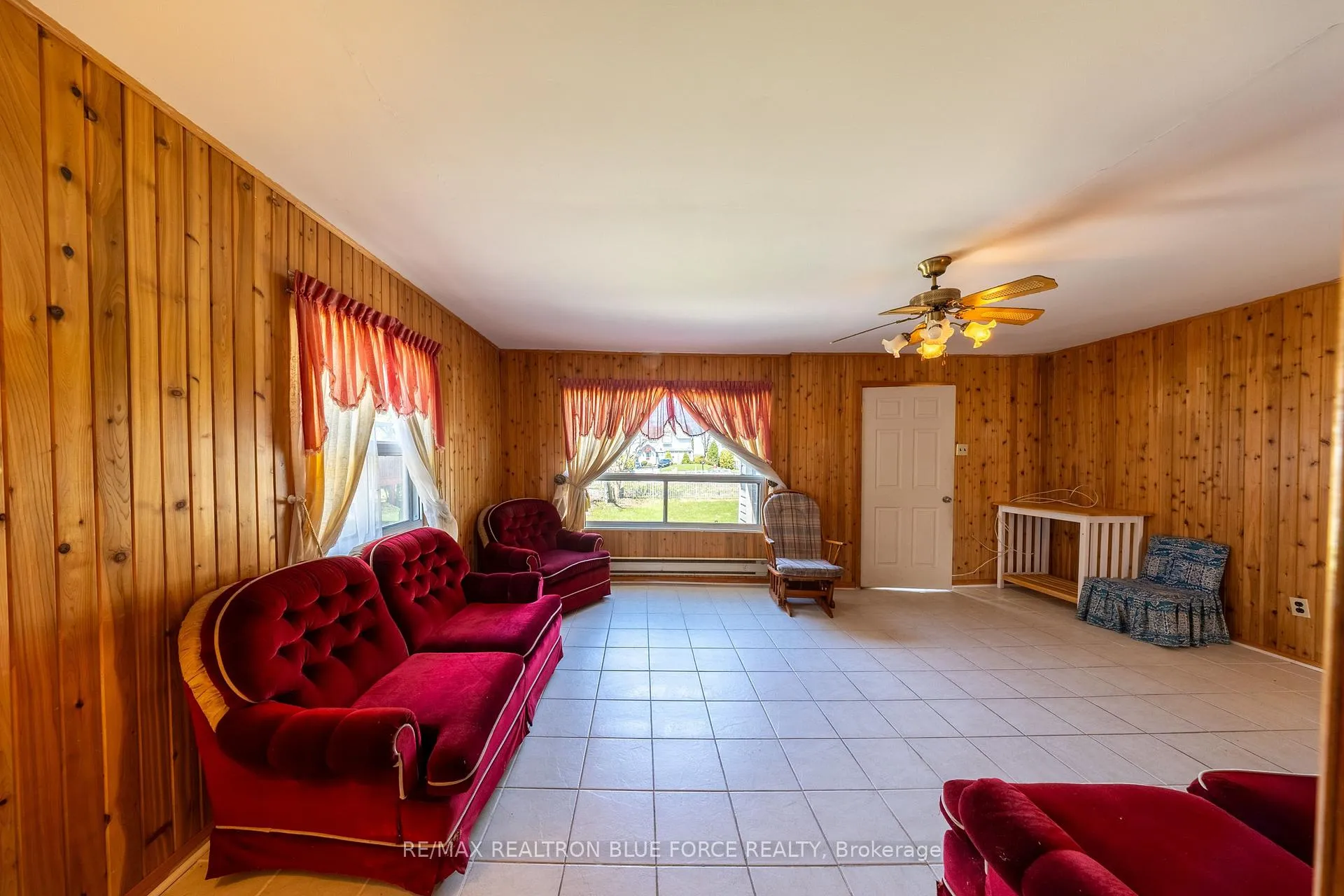 Photo 10 of 57 Lakeshore Road, Georgina, Virginia — HOMEH