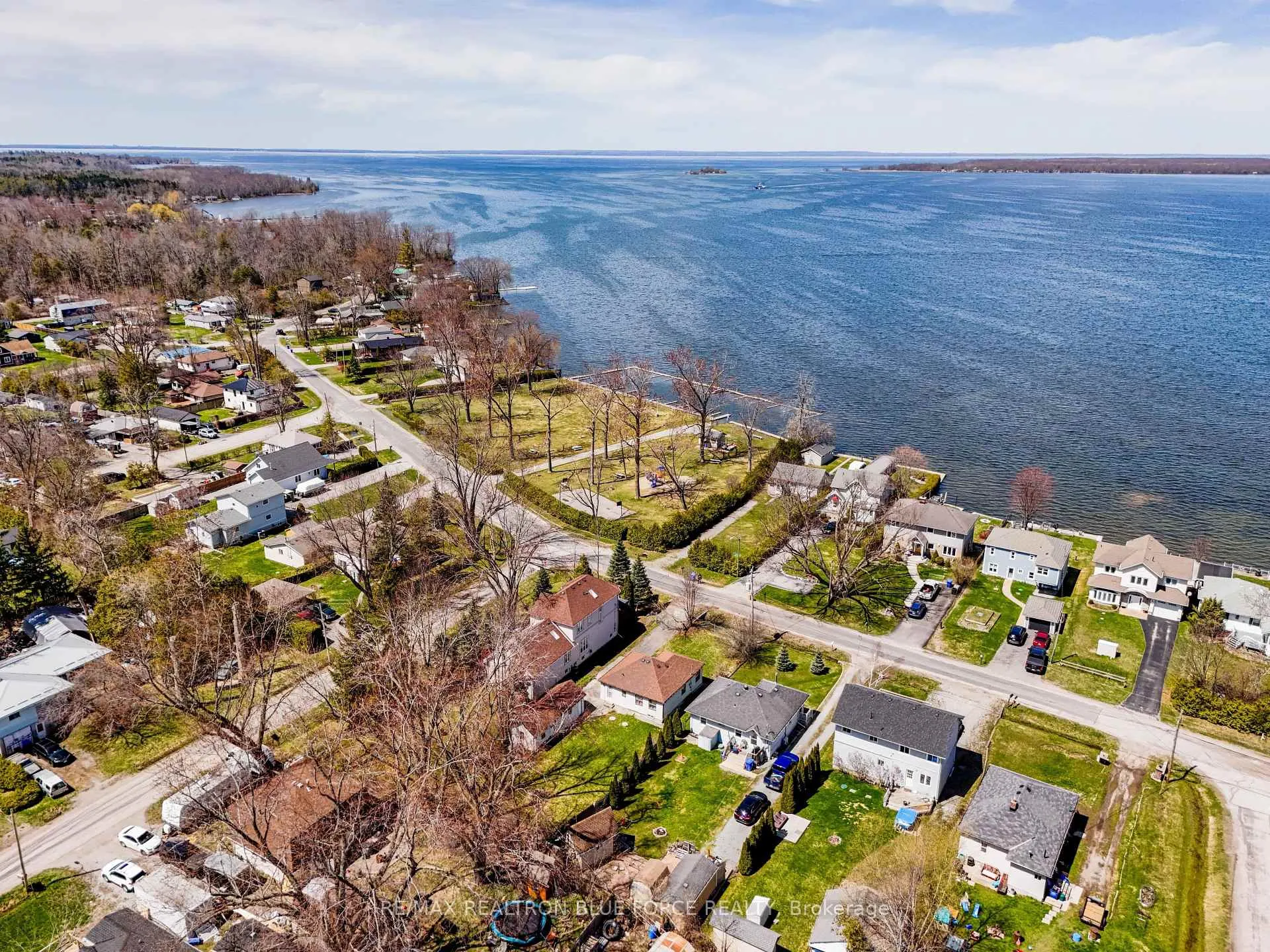 Photo 36 of 57 Lakeshore Road, Georgina, Virginia — HOMEH