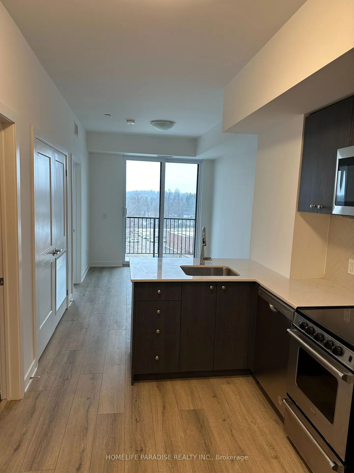 Photo 3 of Unit 603, 312 Erb Street, Waterloo, Maple Hills — HOMEH