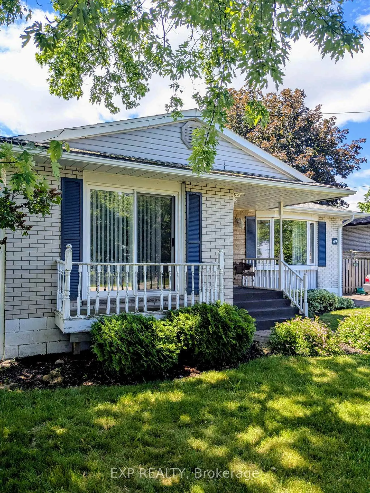 Photo 2 of 673 Winston Road, Grimsby, Grimsby Beach — HOMEH