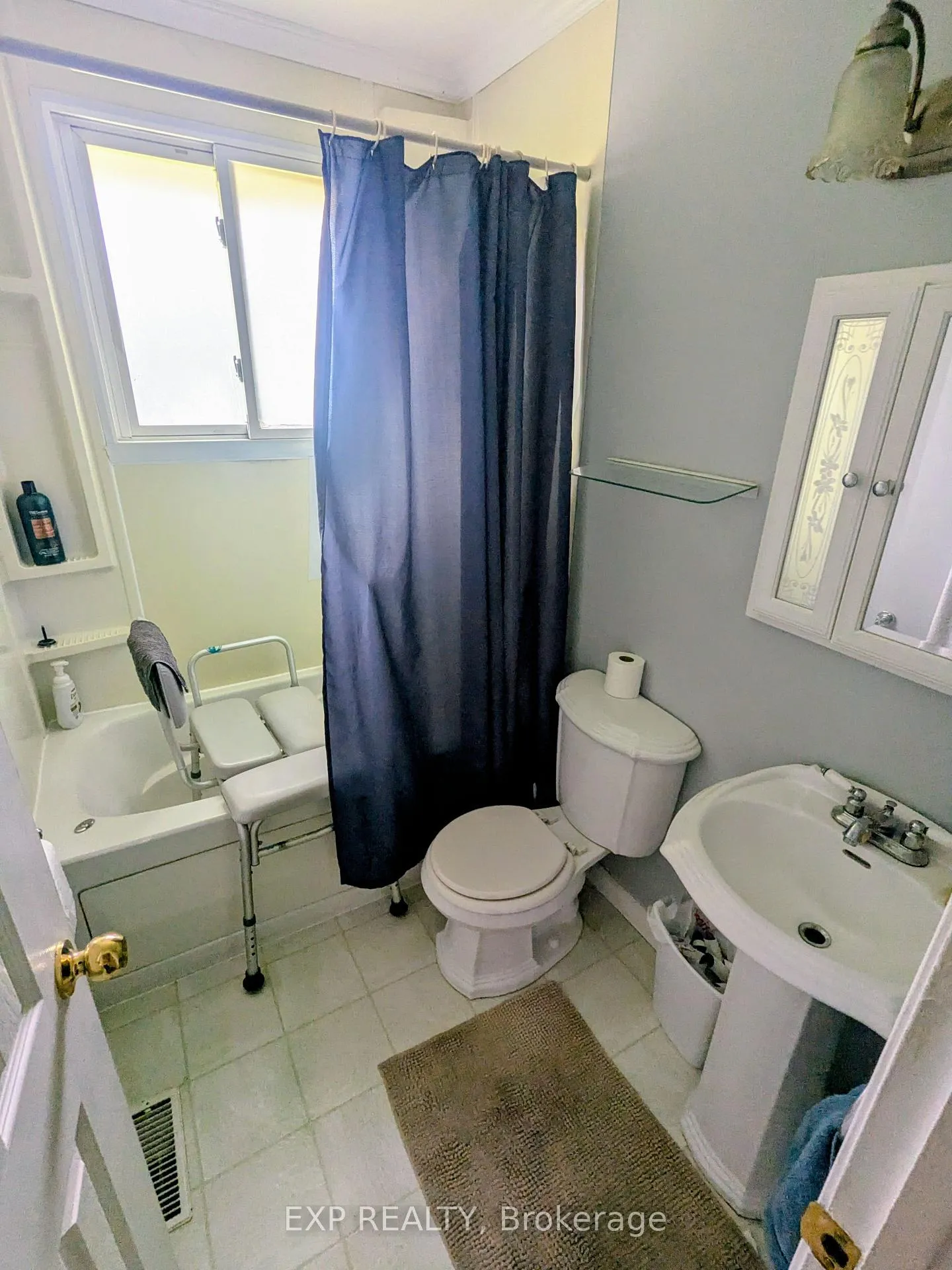 Photo 11 of 673 Winston Road, Grimsby, Grimsby Beach — HOMEH