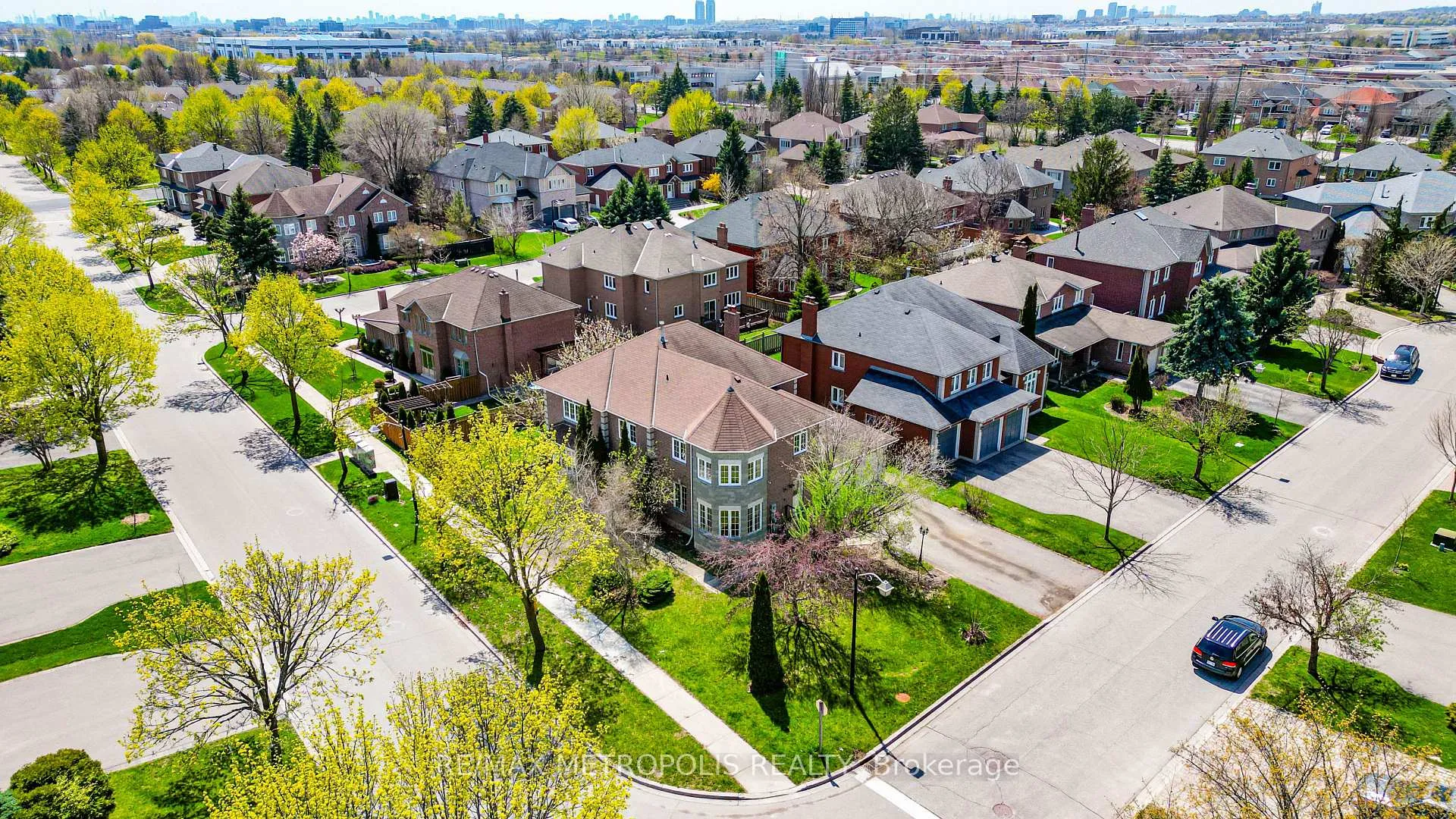 Photo 1 of 2 Schooner Court, Markham, Cachet — HOMEH