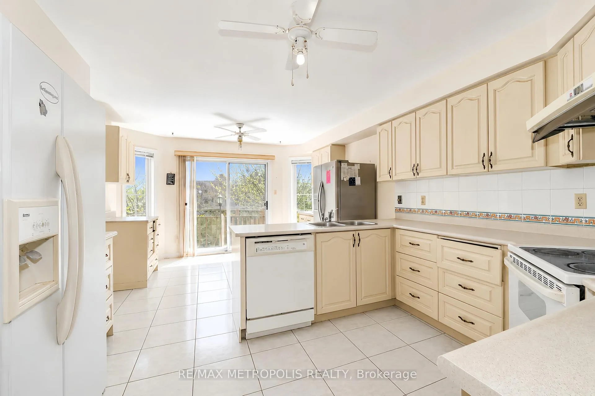 Photo 6 of 2 Schooner Court, Markham, Cachet — HOMEH