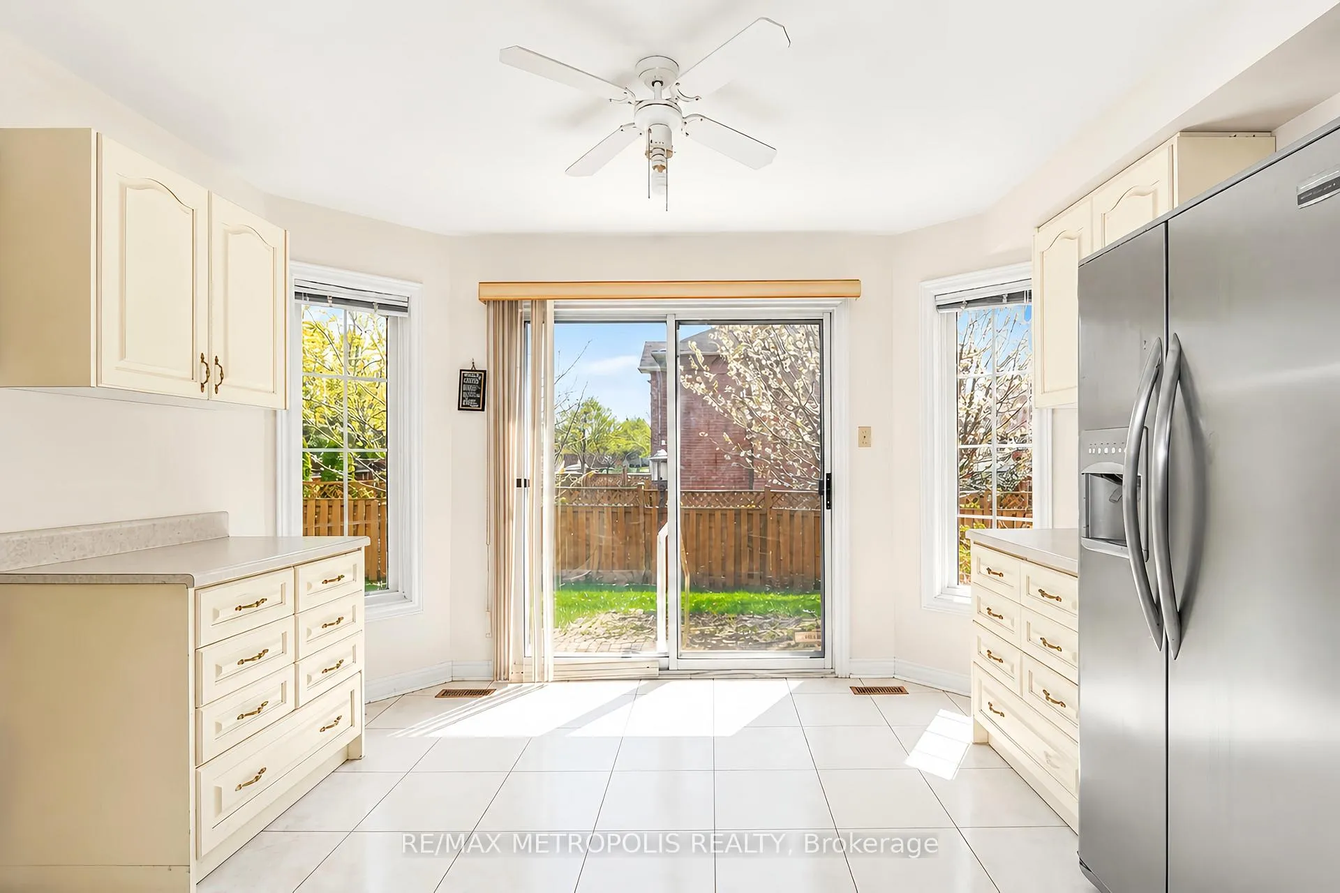 Photo 7 of 2 Schooner Court, Markham, Cachet — HOMEH