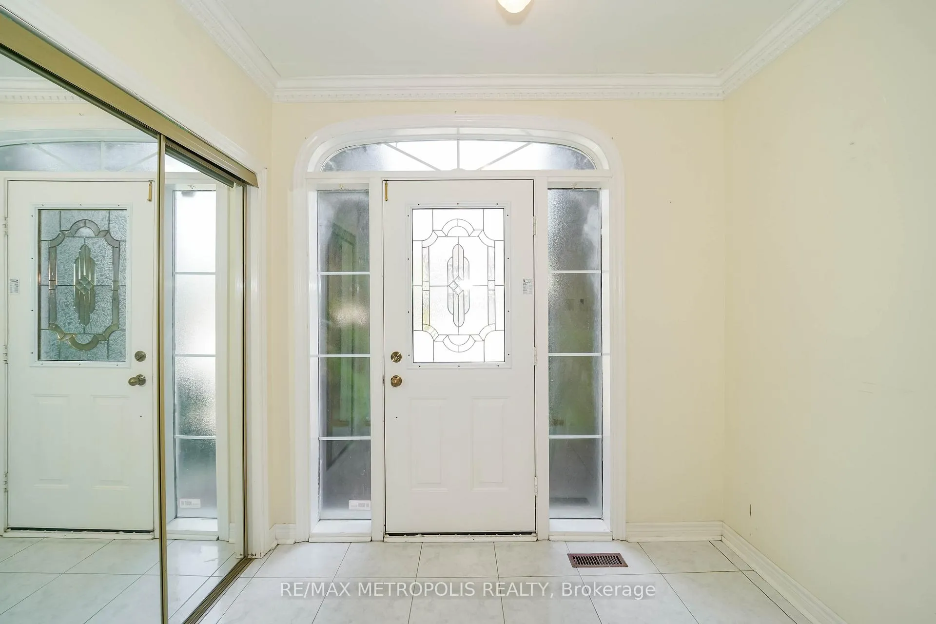 Photo 9 of 2 Schooner Court, Markham, Cachet — HOMEH