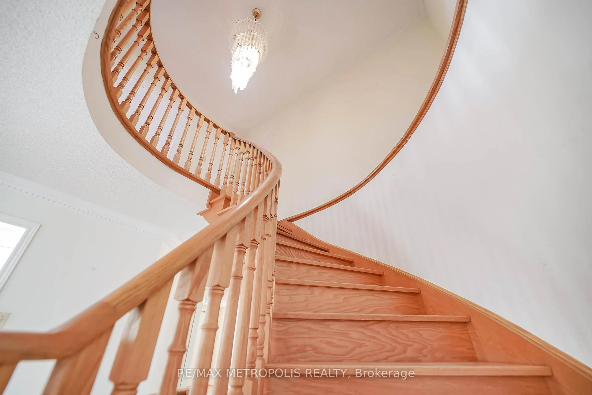 Photo 10 of 2 Schooner Court, Markham, Cachet — HOMEH