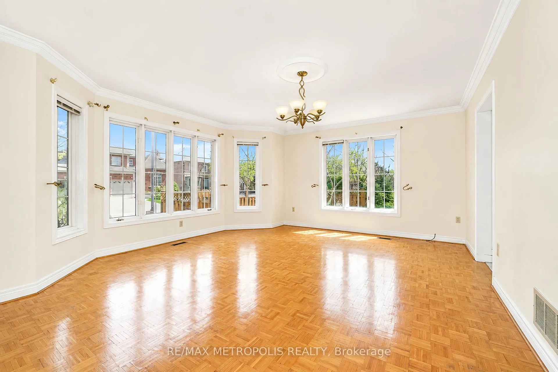 Photo 17 of 2 Schooner Court, Markham, Cachet — HOMEH
