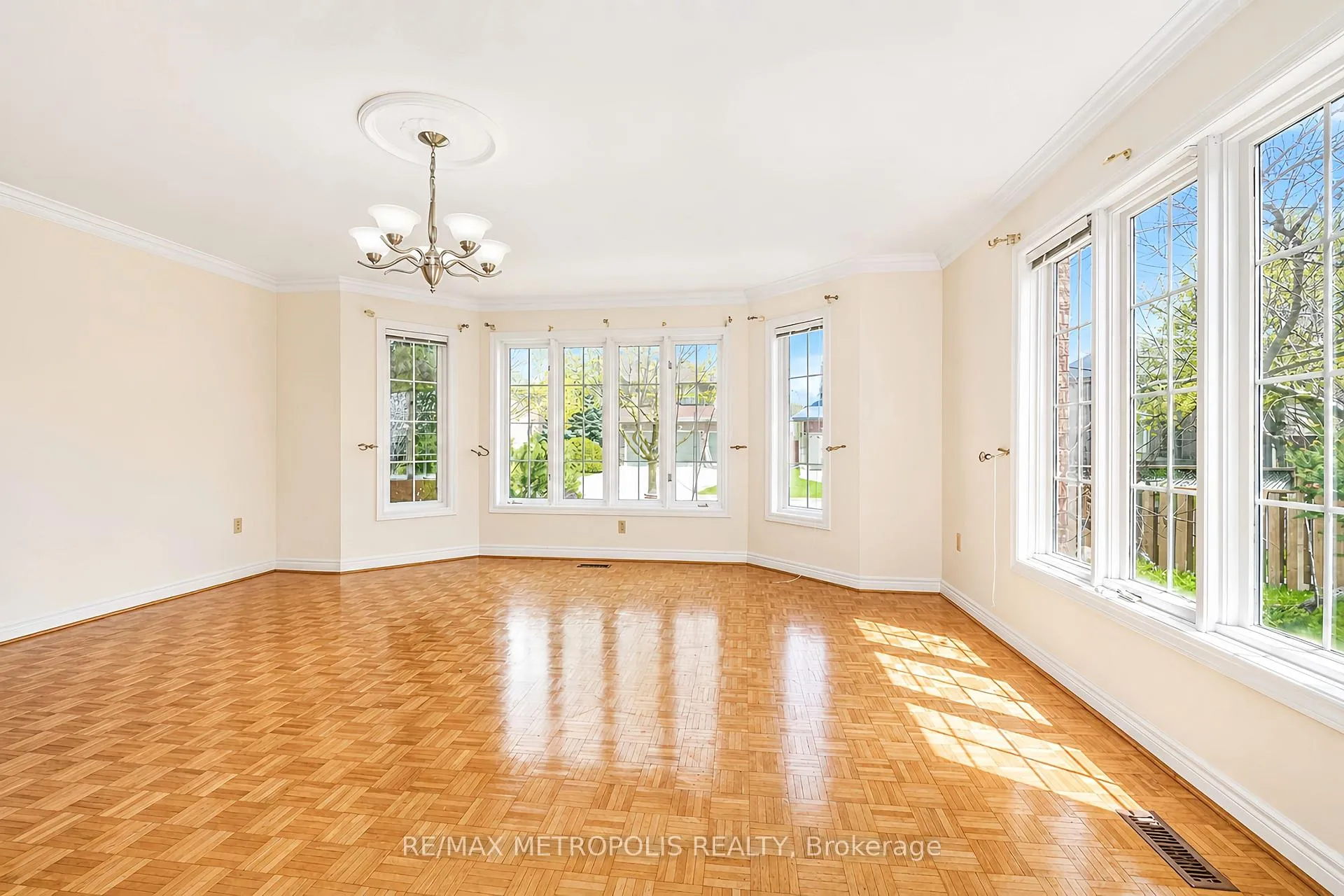 Photo 18 of 2 Schooner Court, Markham, Cachet — HOMEH