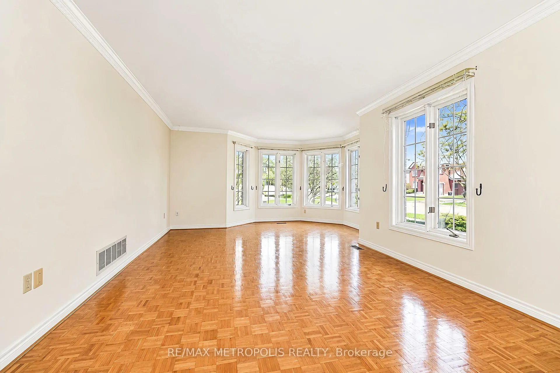 Photo 19 of 2 Schooner Court, Markham, Cachet — HOMEH