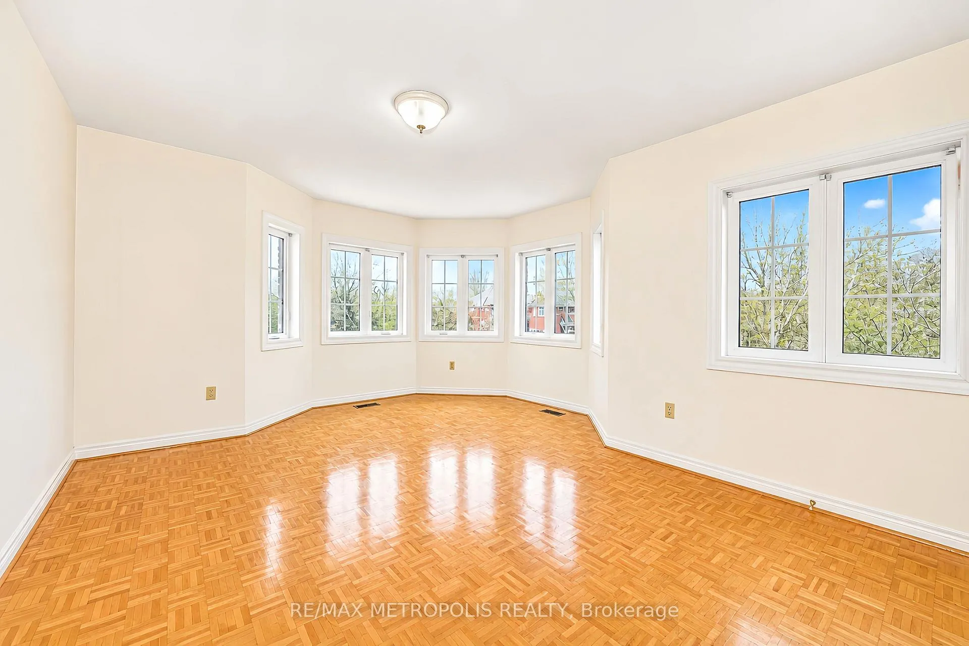 Photo 22 of 2 Schooner Court, Markham, Cachet — HOMEH